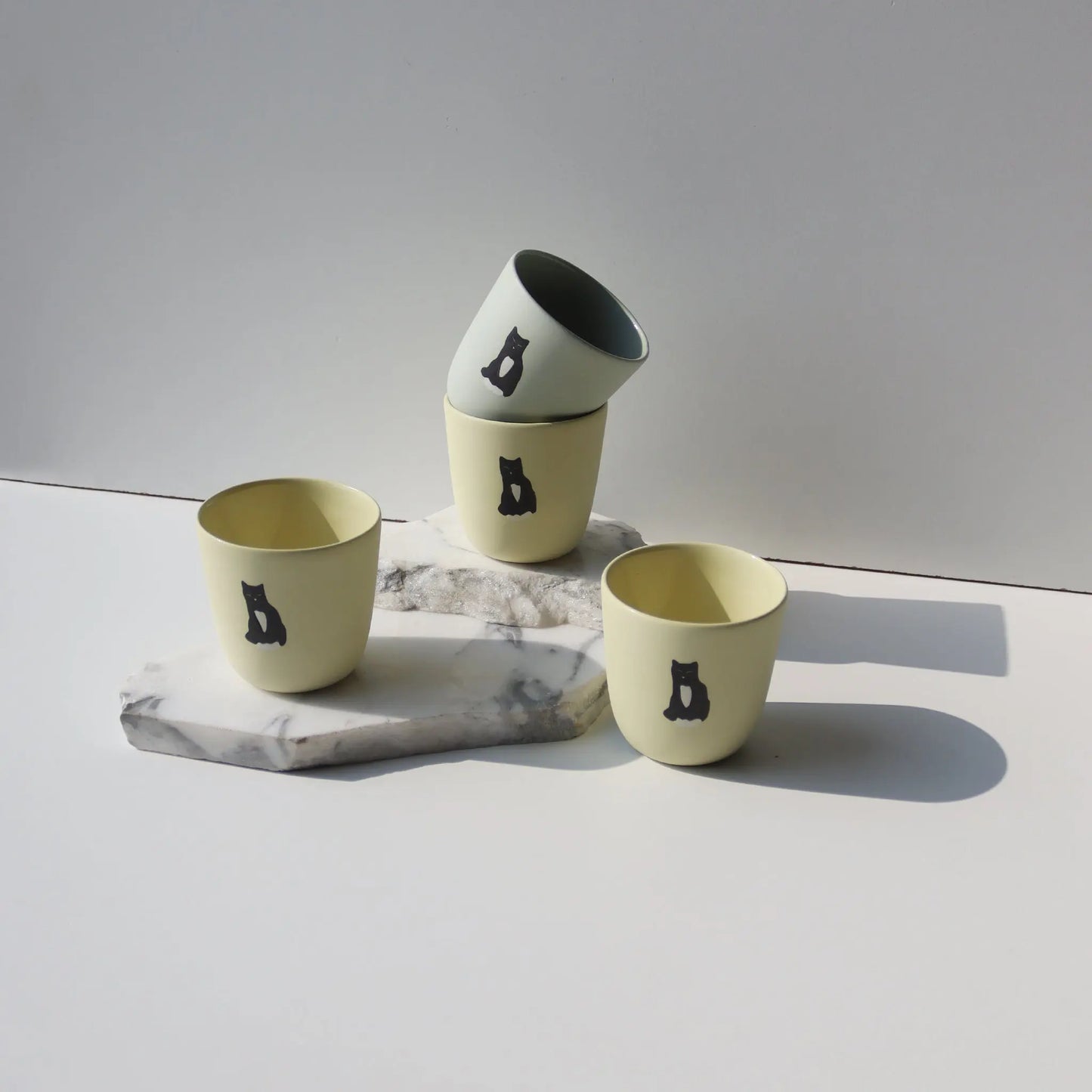 Cat Medium Cup Yellow Top Top