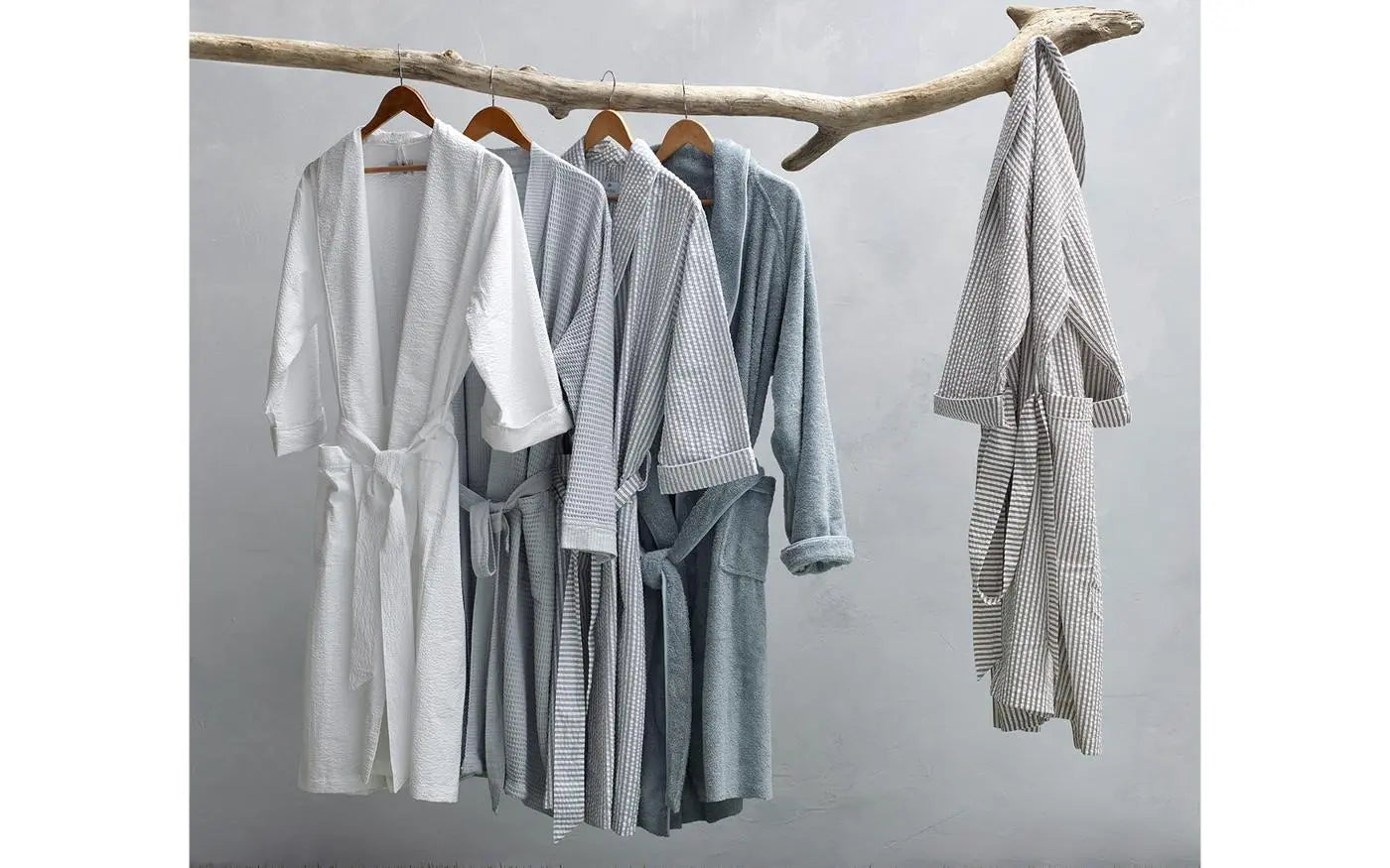 Robe Stripe Seersucker White Extra Small Clothing Pieces