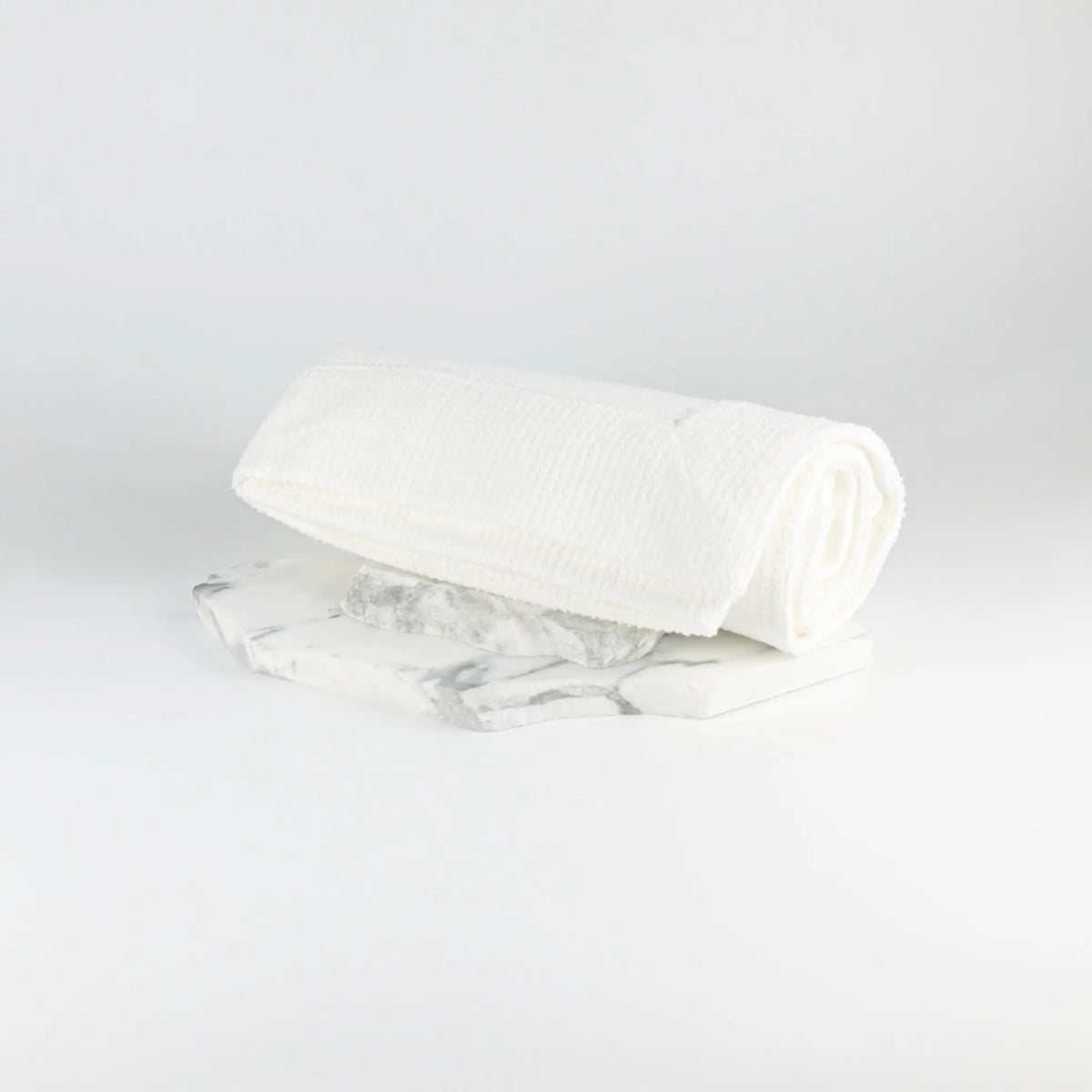 Tub Mat Como White - Pieces SA