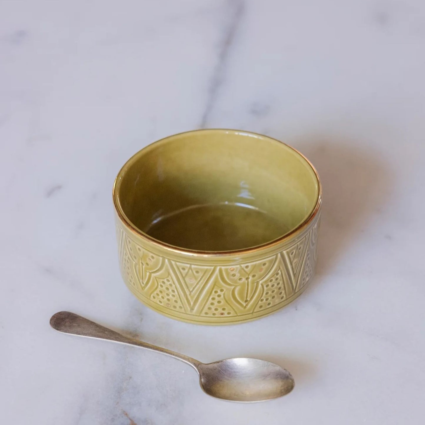 Straight Sided Ceramic Bowl Gold Impression