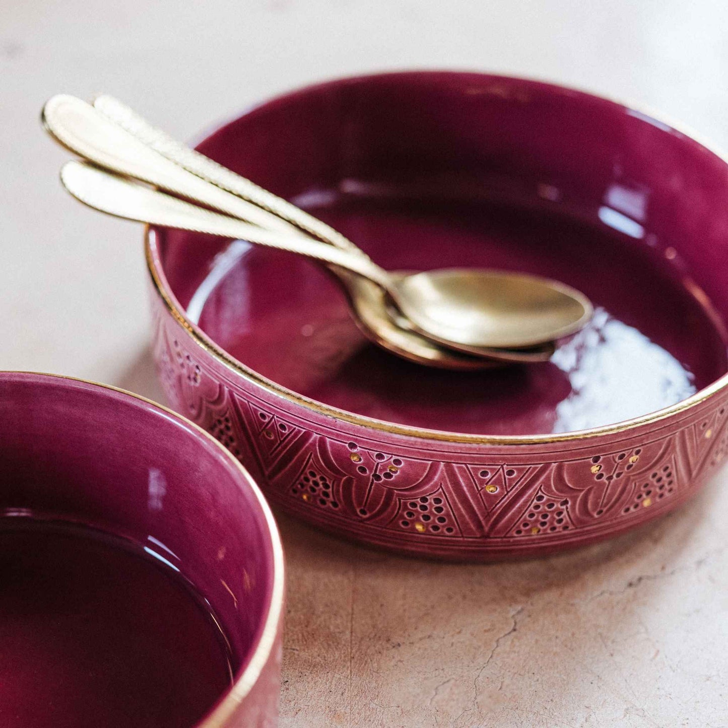 Straight Sided Gold Impression Ceramic Salad Bowl