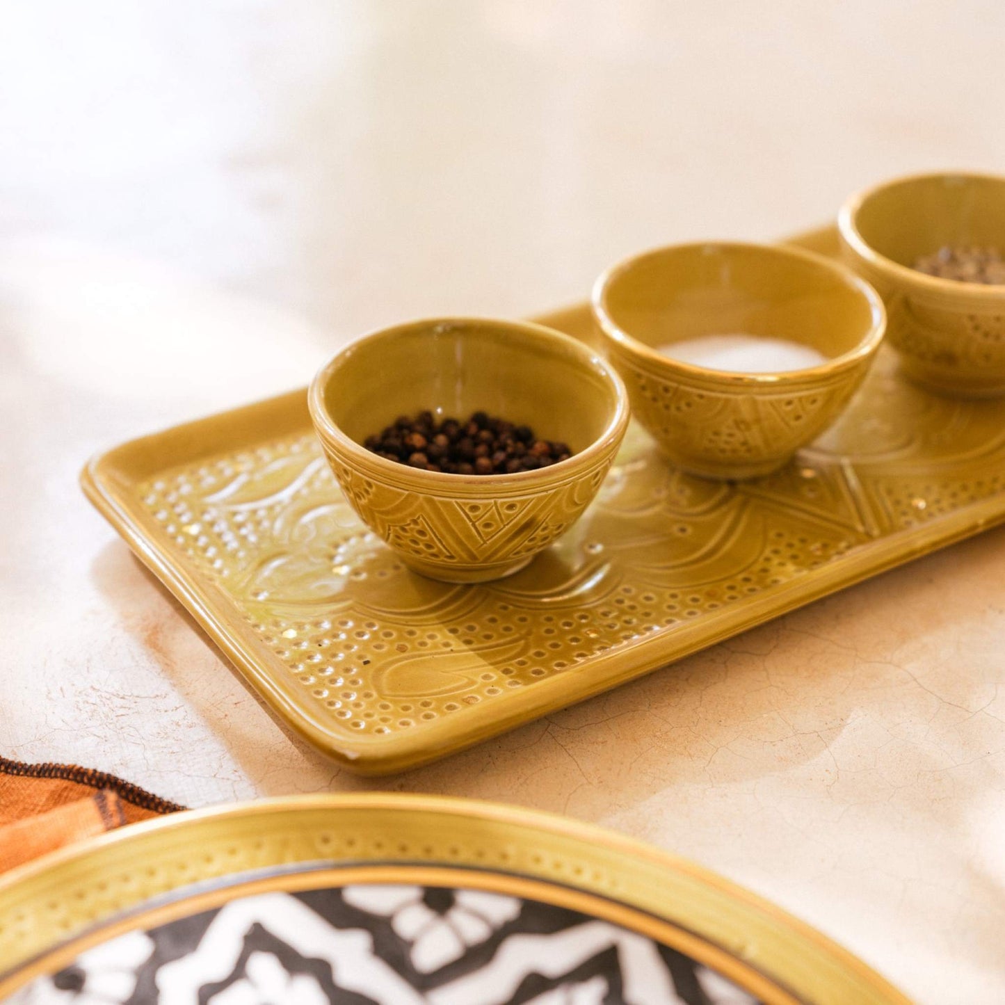 Long Cake Ceramic Tray Impression Gold