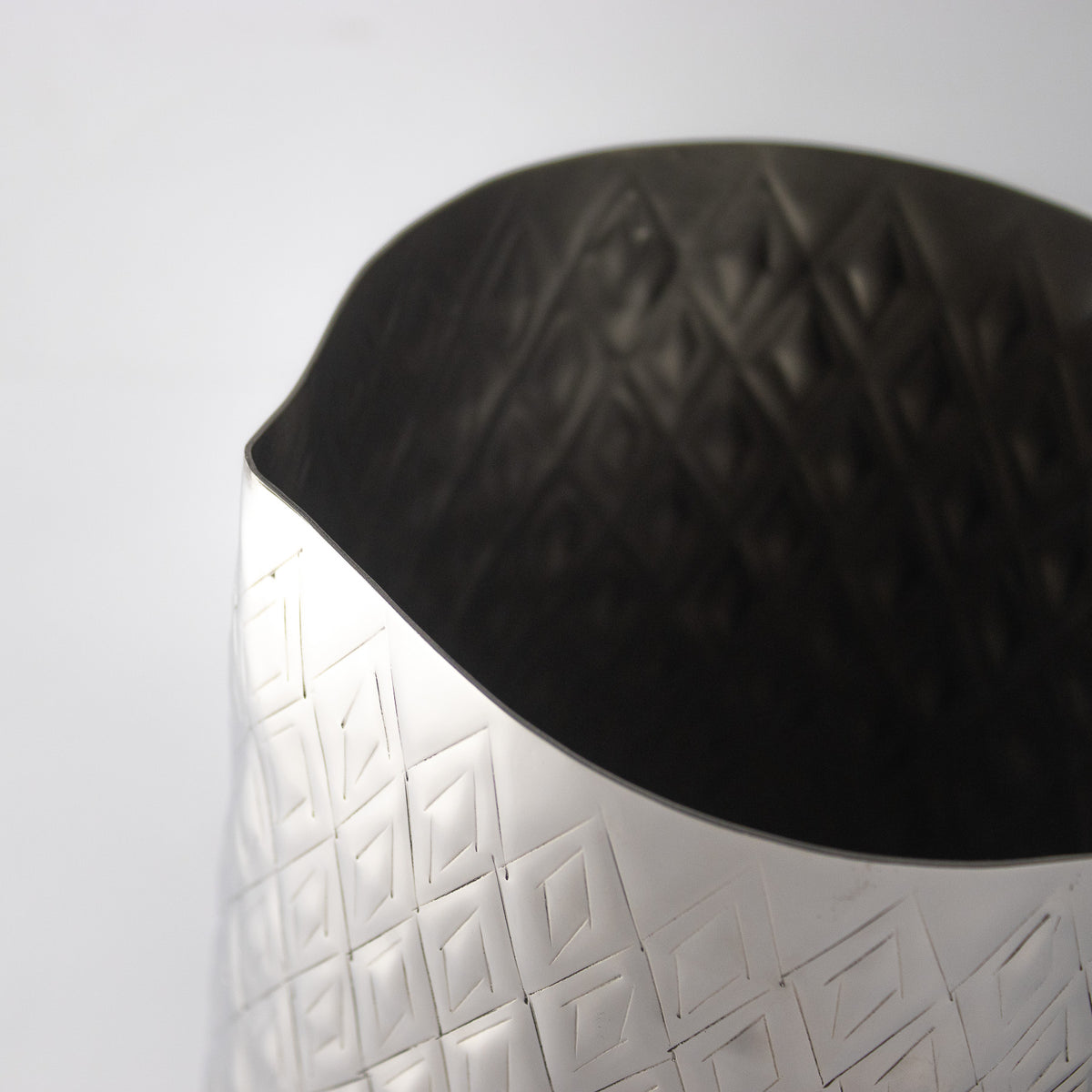 Pitcher Vertical Double Diamond
