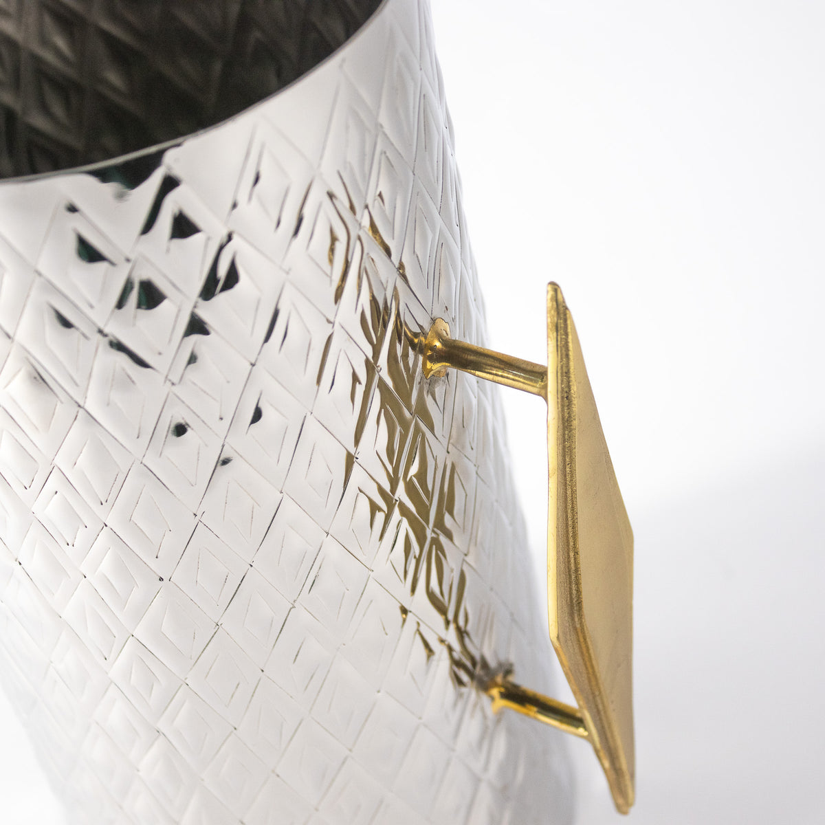 Pitcher Vertical Double Diamond