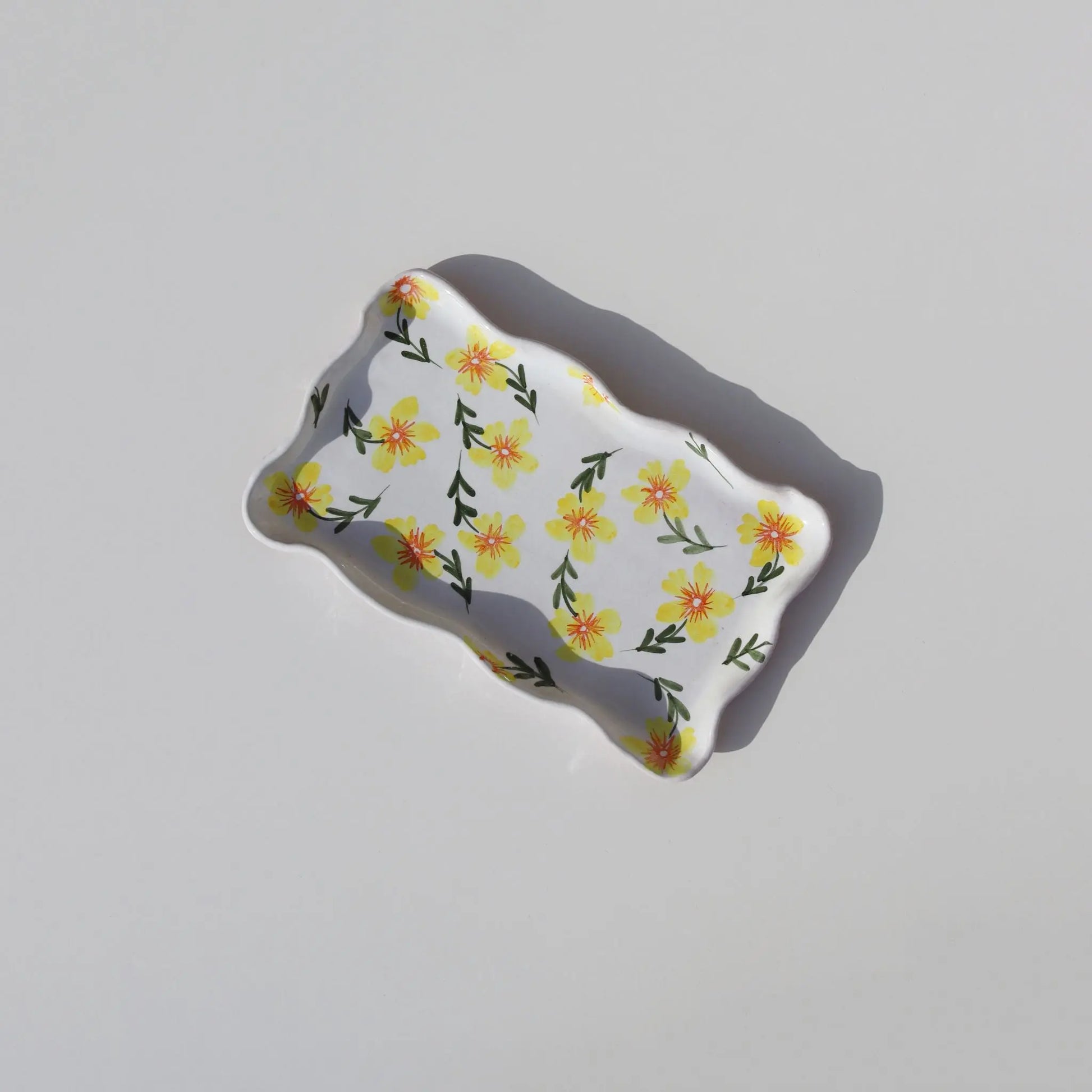 Wavy Tray Yellow Floral Awan Gallery