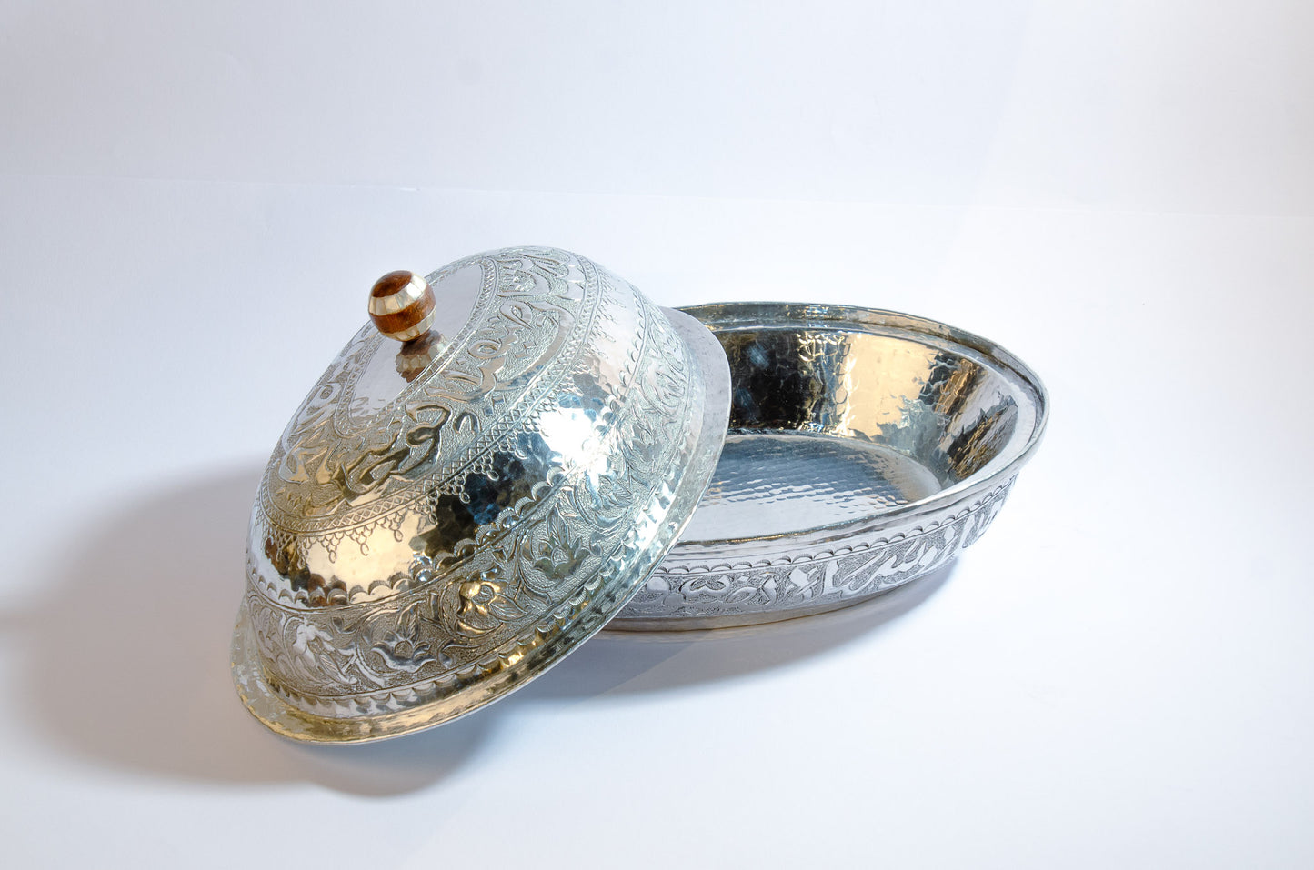 سخان فضي بيضاوي بمقابض صدف