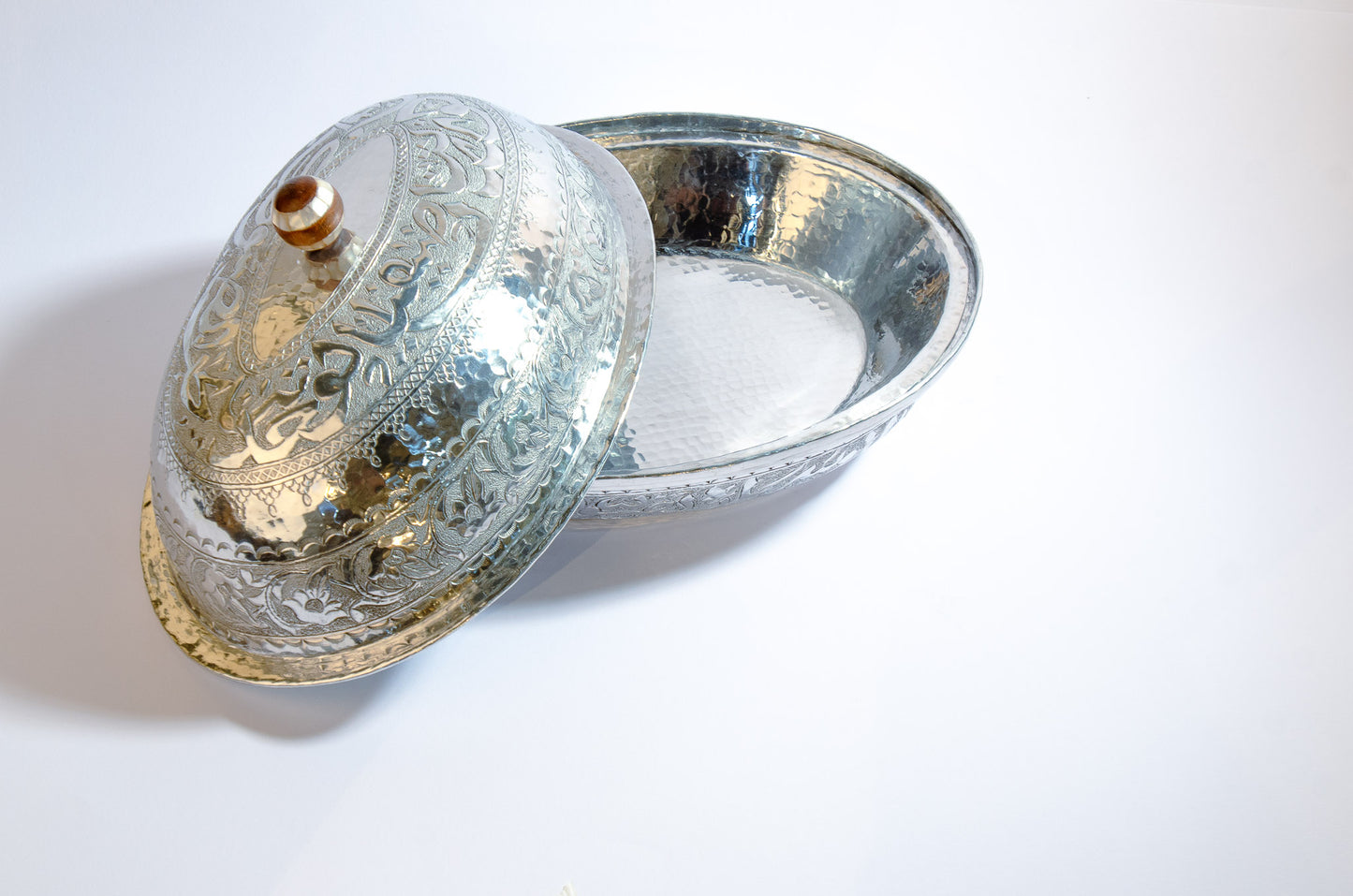 سخان فضي بيضاوي بمقابض صدف