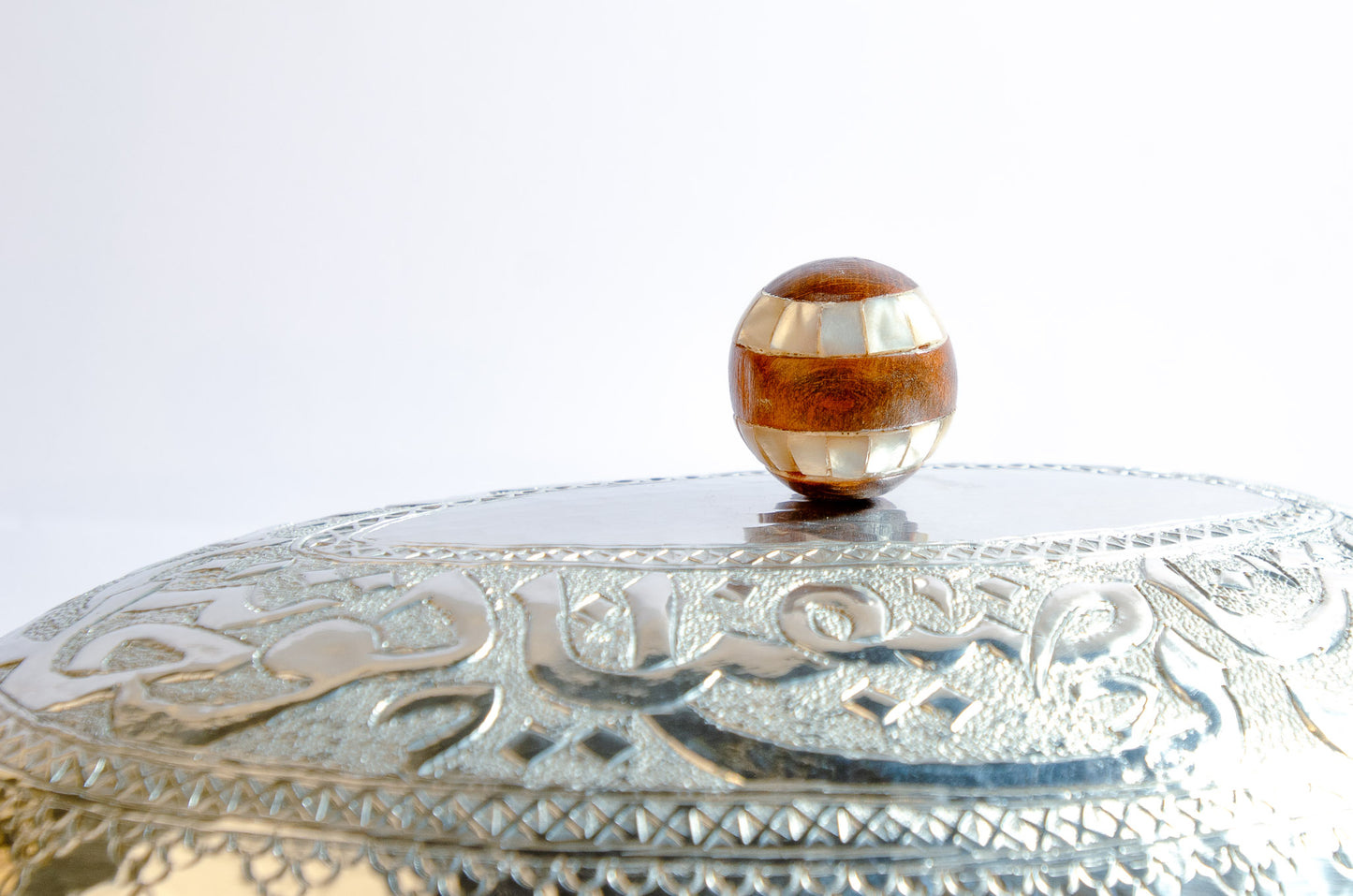 سخان فضي بيضاوي بمقابض صدف