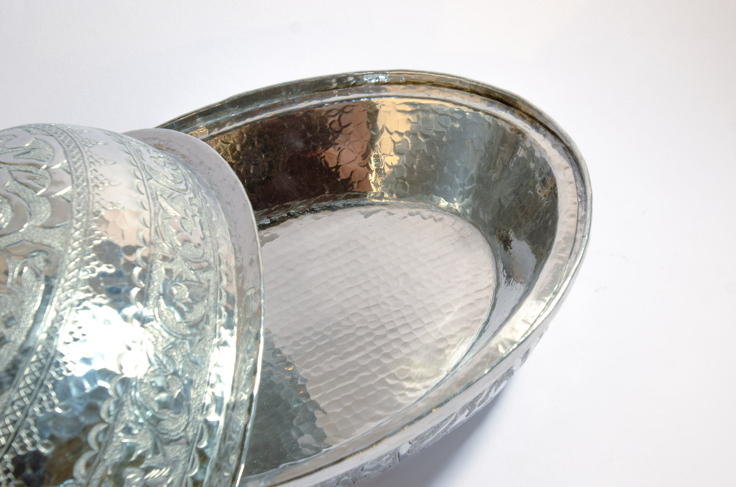 سخان فضي بيضاوي بمقابض صدف