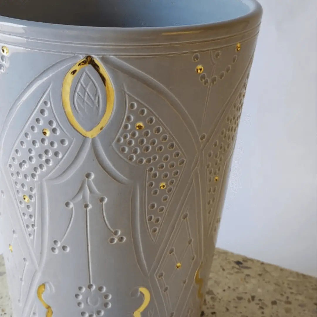 Vase Pot Engraved Gold Light Grey Ceramic - Pieces SA