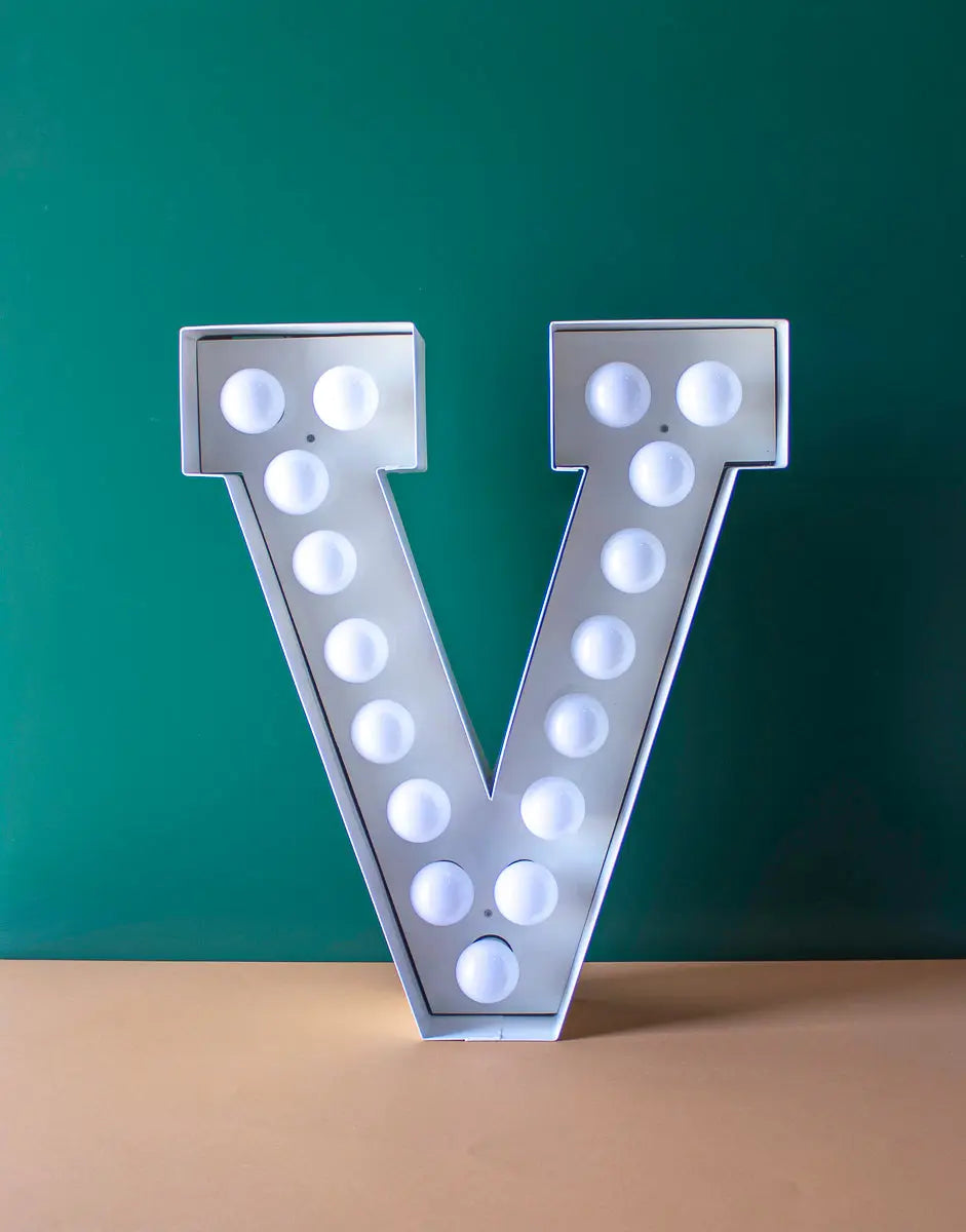 Vegaz Metal Letter V - Pieces SA