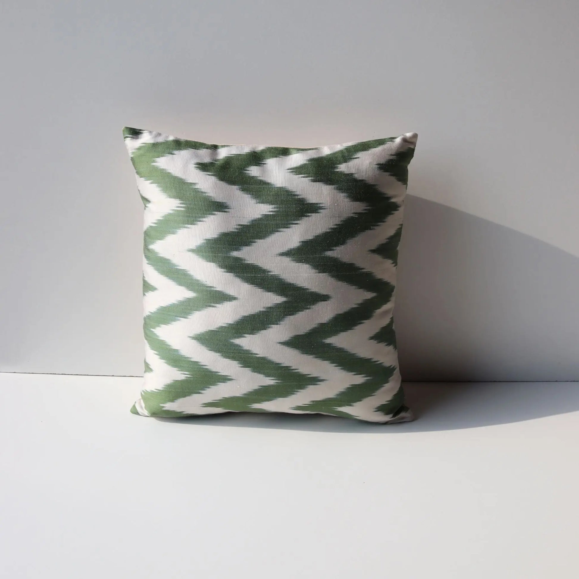 Zig Zag Pattern Cushion Dark Green Opening 1-1-2014