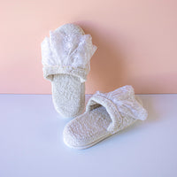 Load image into Gallery viewer, Slipper Daisy Ecru Lace and Rope
