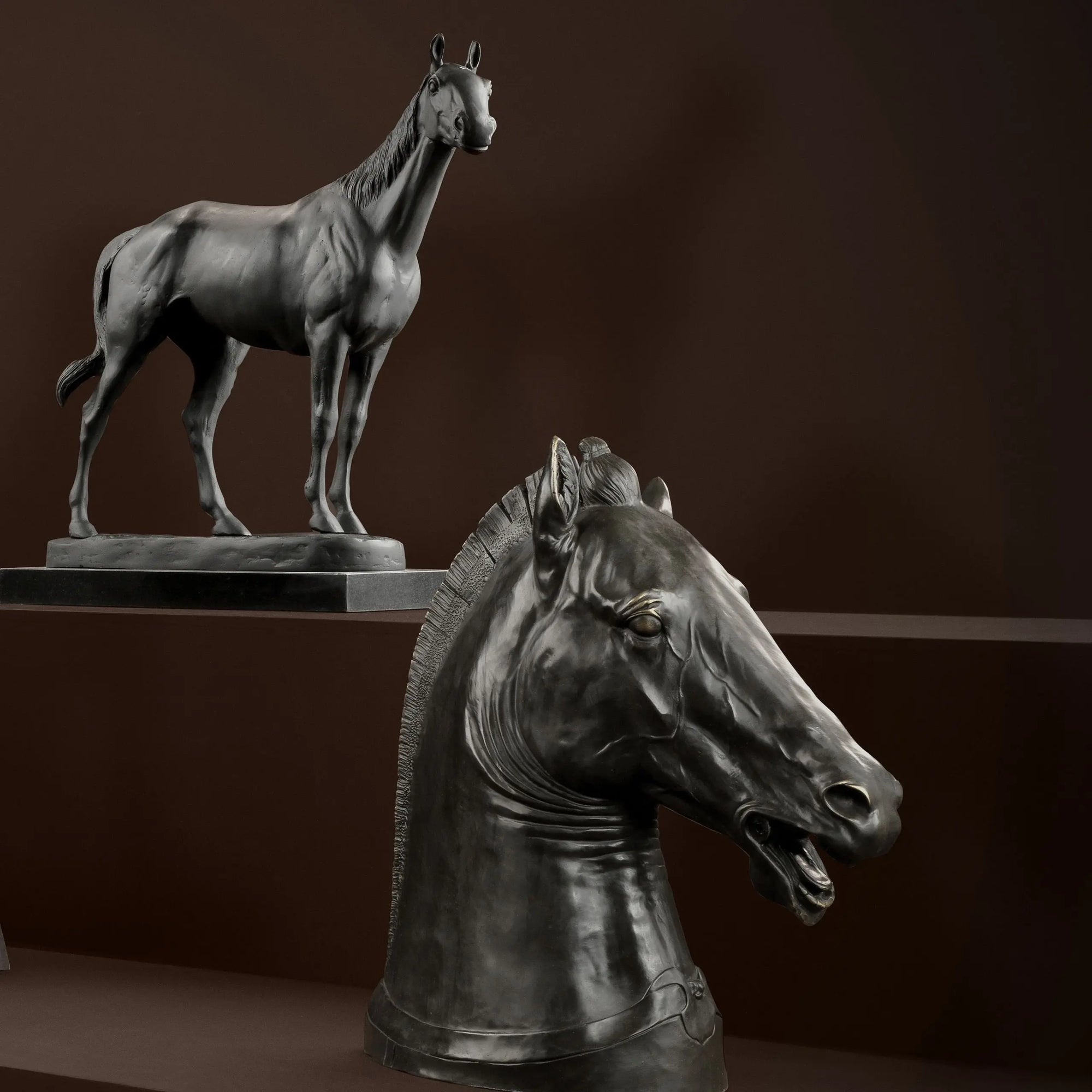 Horse Rodondo on Marble - Pieces SA