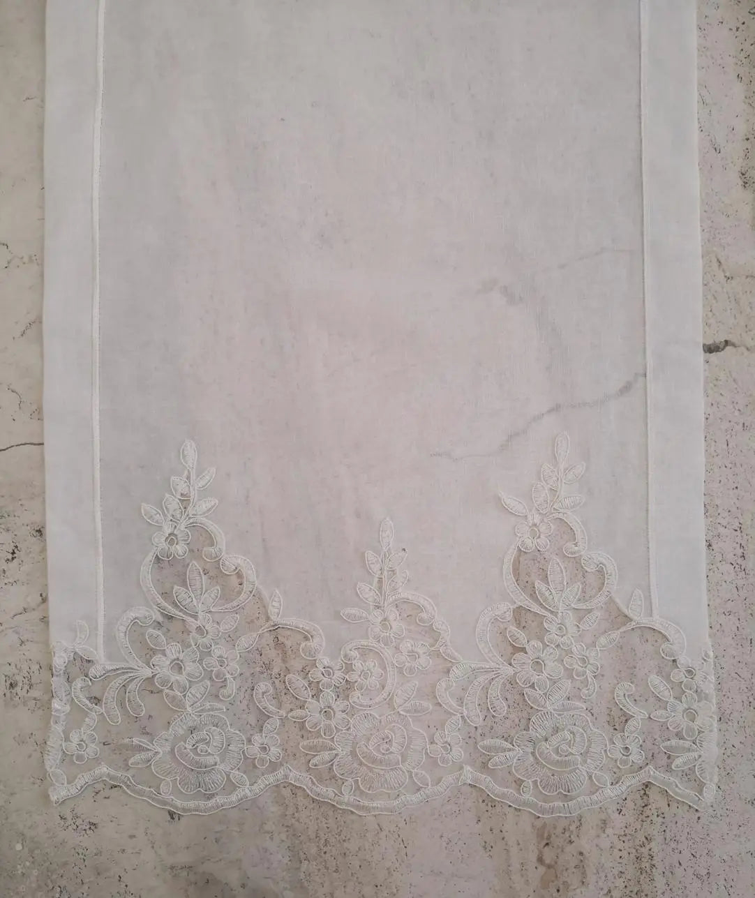 Linen Towel with Ecru Flower Lace Accessories Pieces 