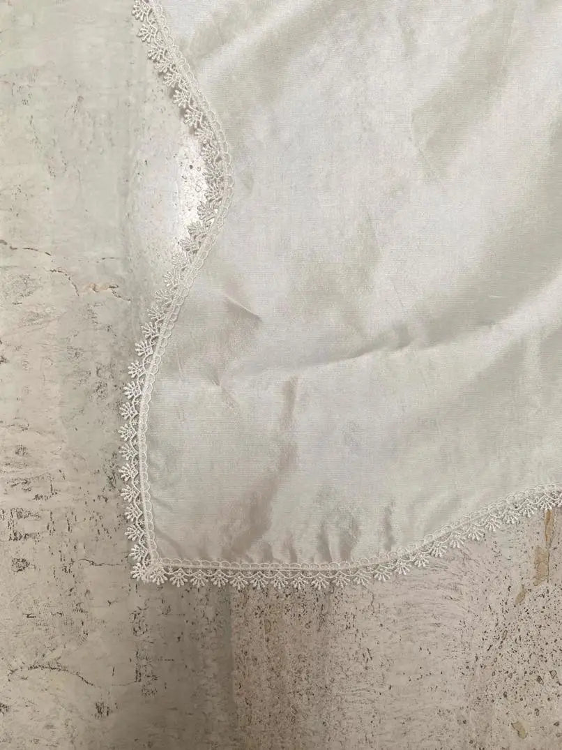 Shantung Bread Linen White with Lace Tableware Pieces 