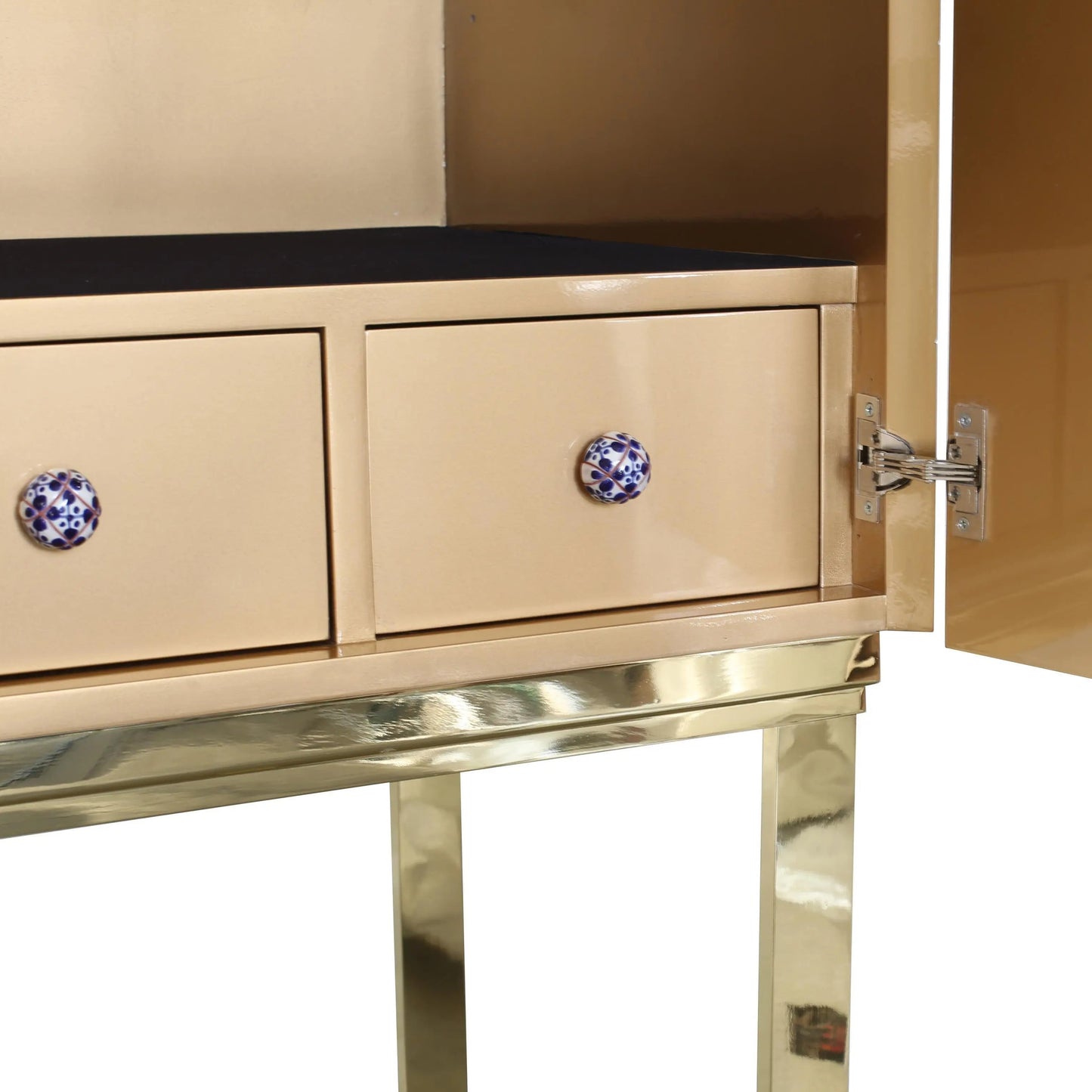 Almirante Cabinet Emotional Brands