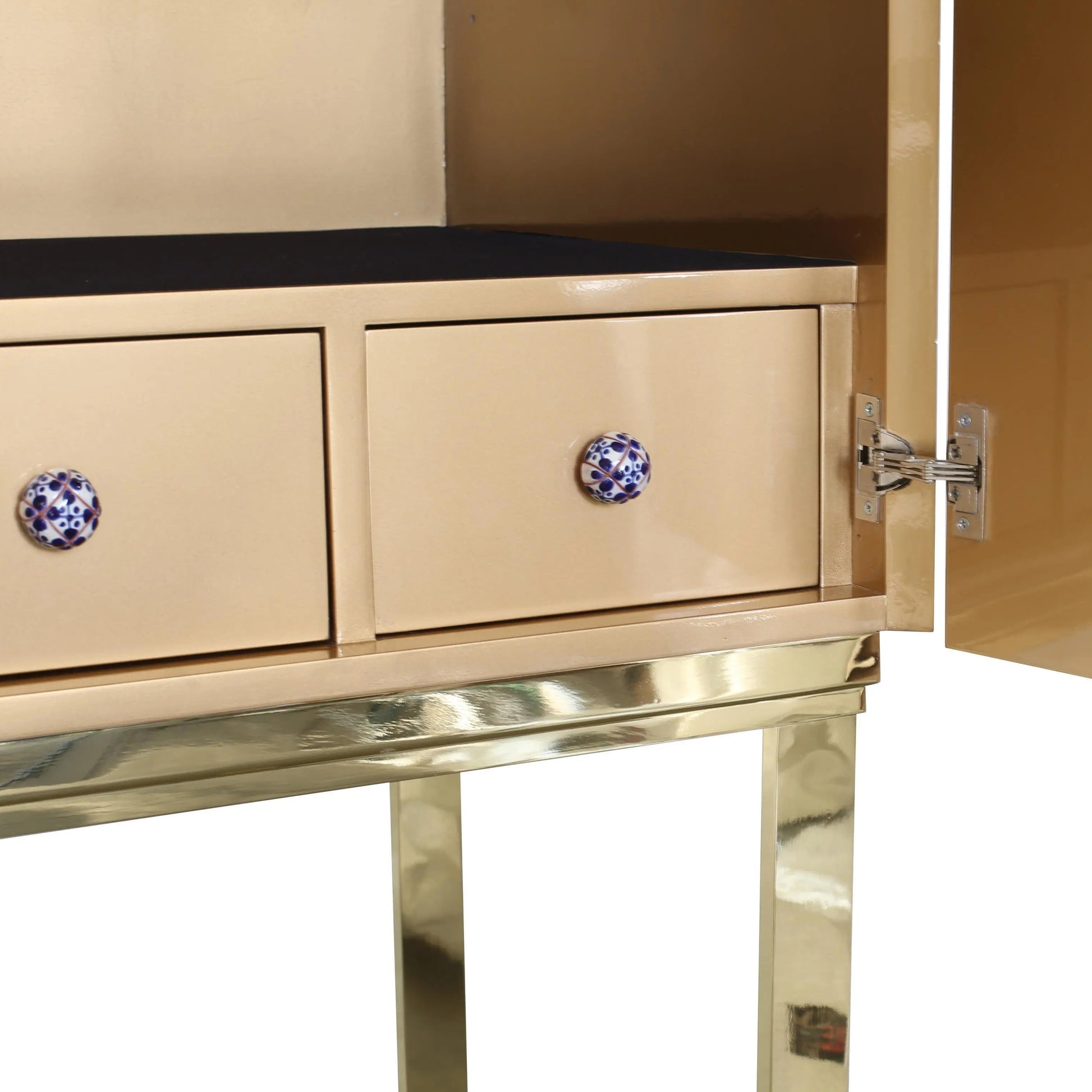 Almirante Cabinet Emotional Brands