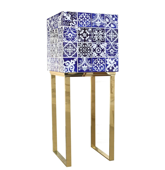 Almirante Cabinet Emotional Brands