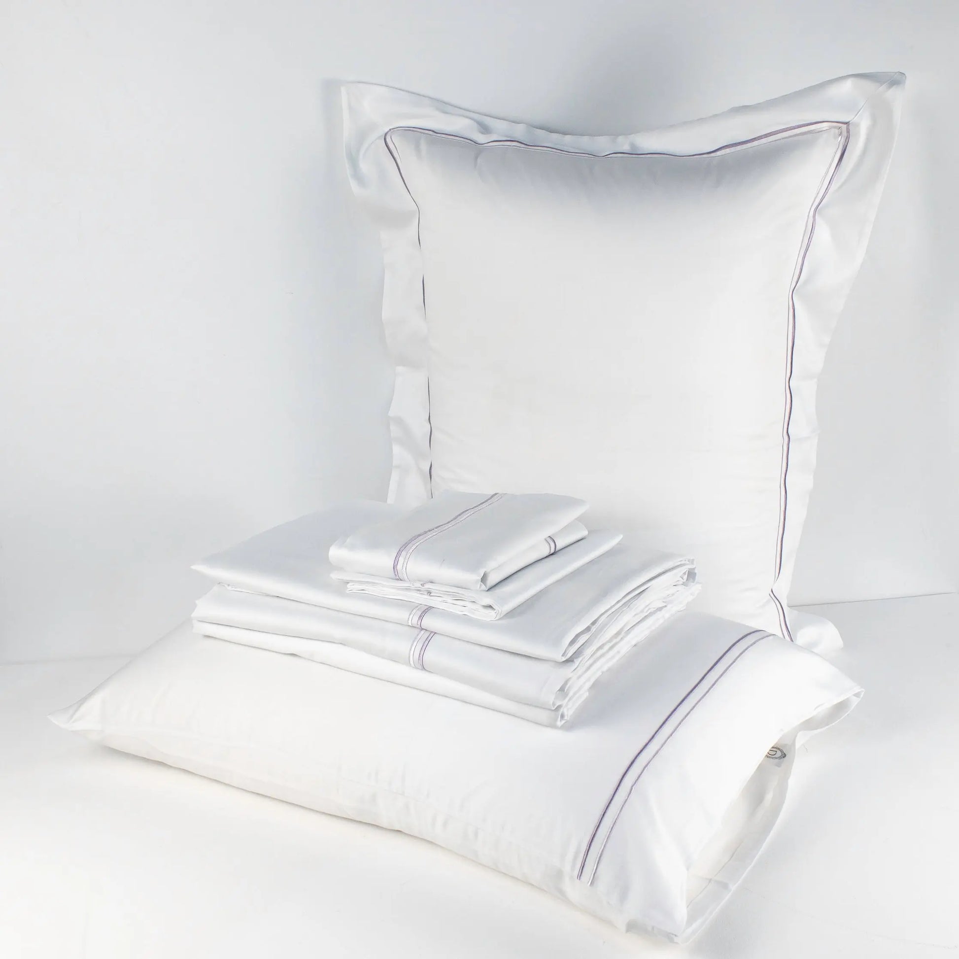 Bed Set White With Dark & Light Purple lines - Pieces SA