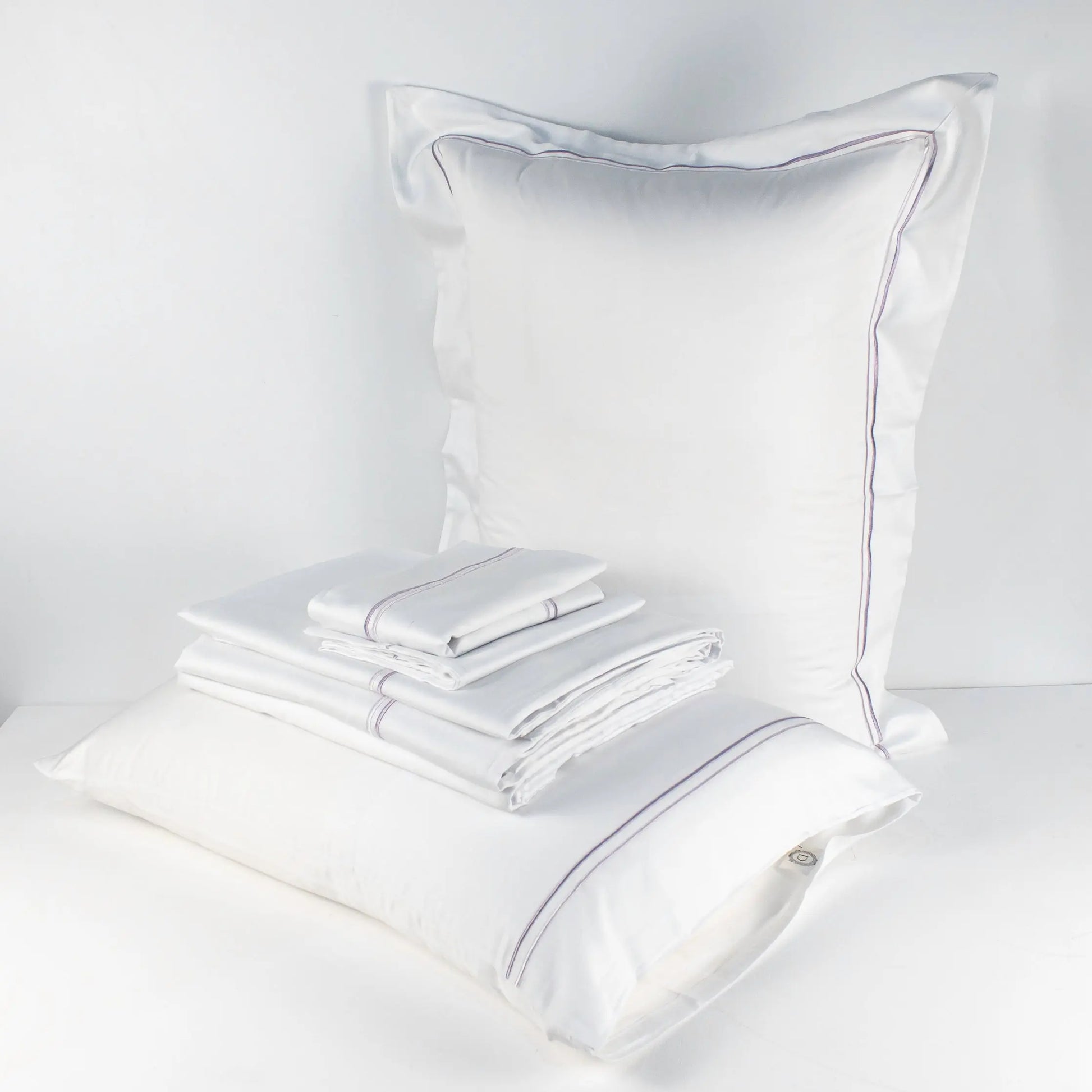 Bed Set White With Dark & Light Purple lines - Pieces SA