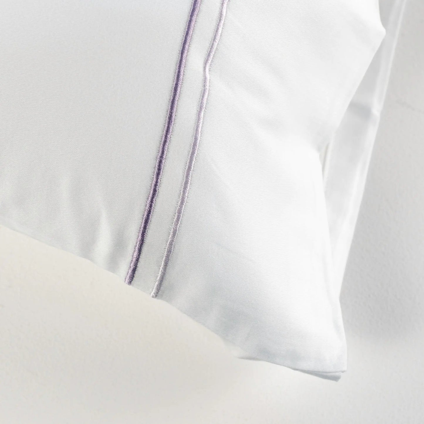 Bed Set White With Dark & Light Purple lines - Pieces SA