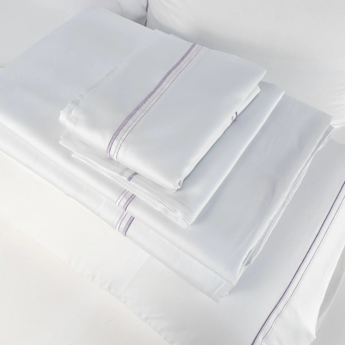 Bed Set White With Dark & Light Purple lines - Pieces SA