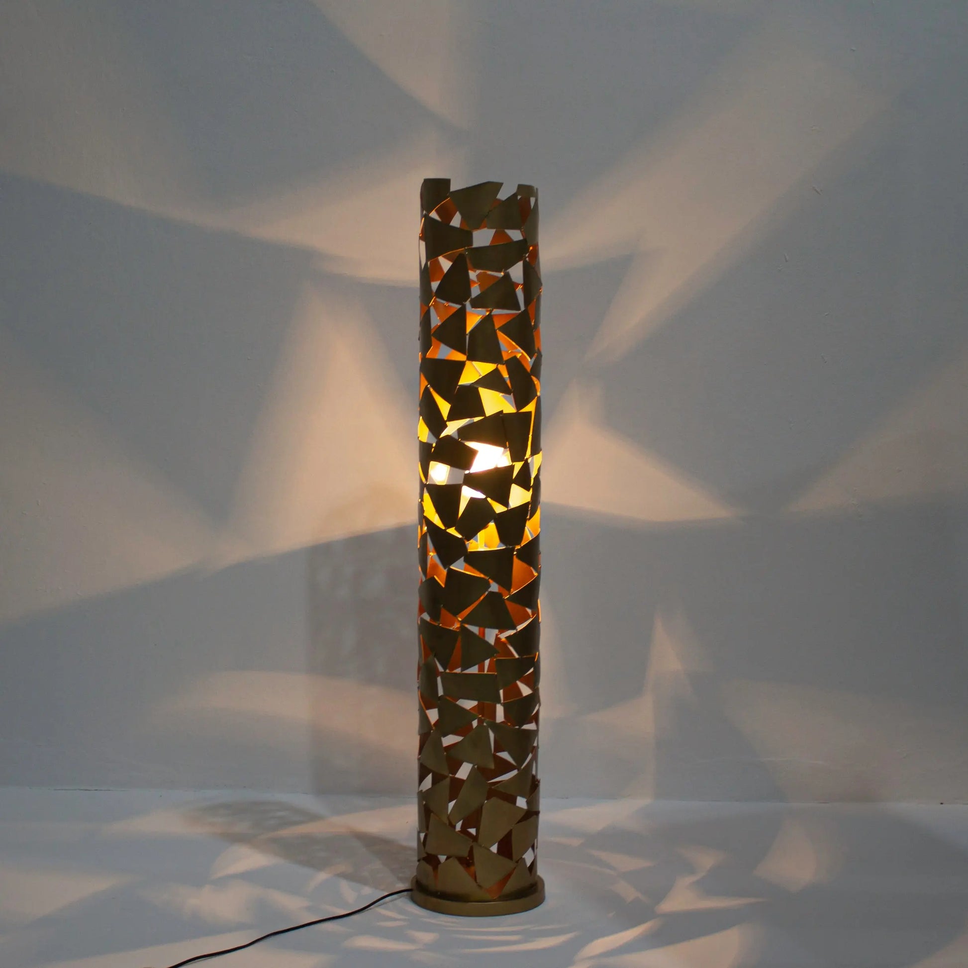 Floor Lamp Abstract Cut Devi