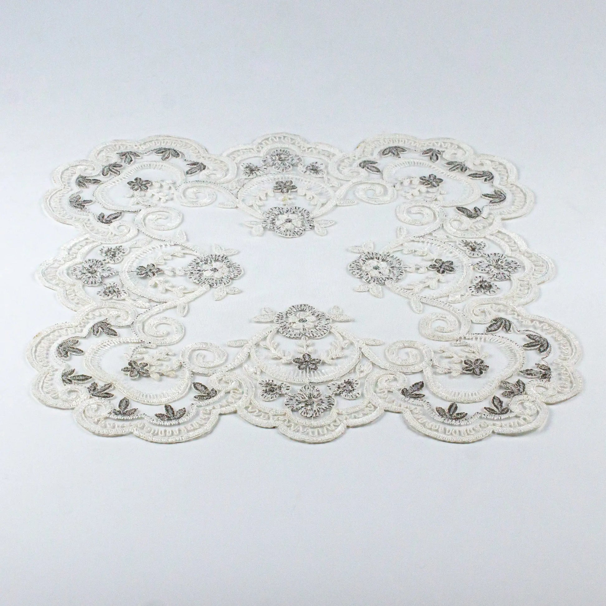 Tray Cloth Net Lace Square Silver - Pieces SA