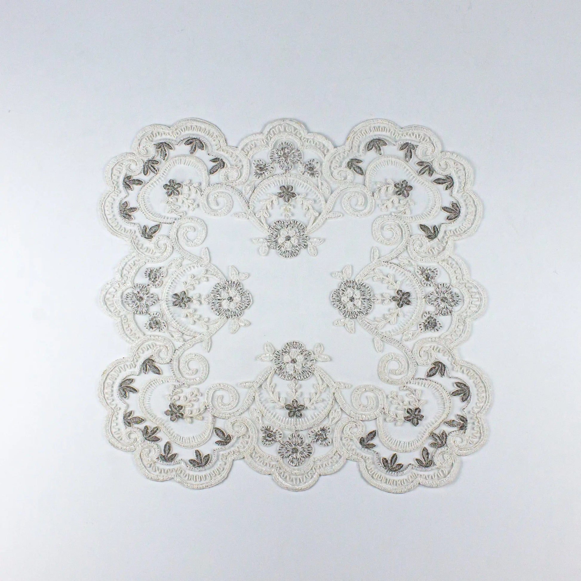 Tray Cloth Net Lace Square Silver - Pieces SA