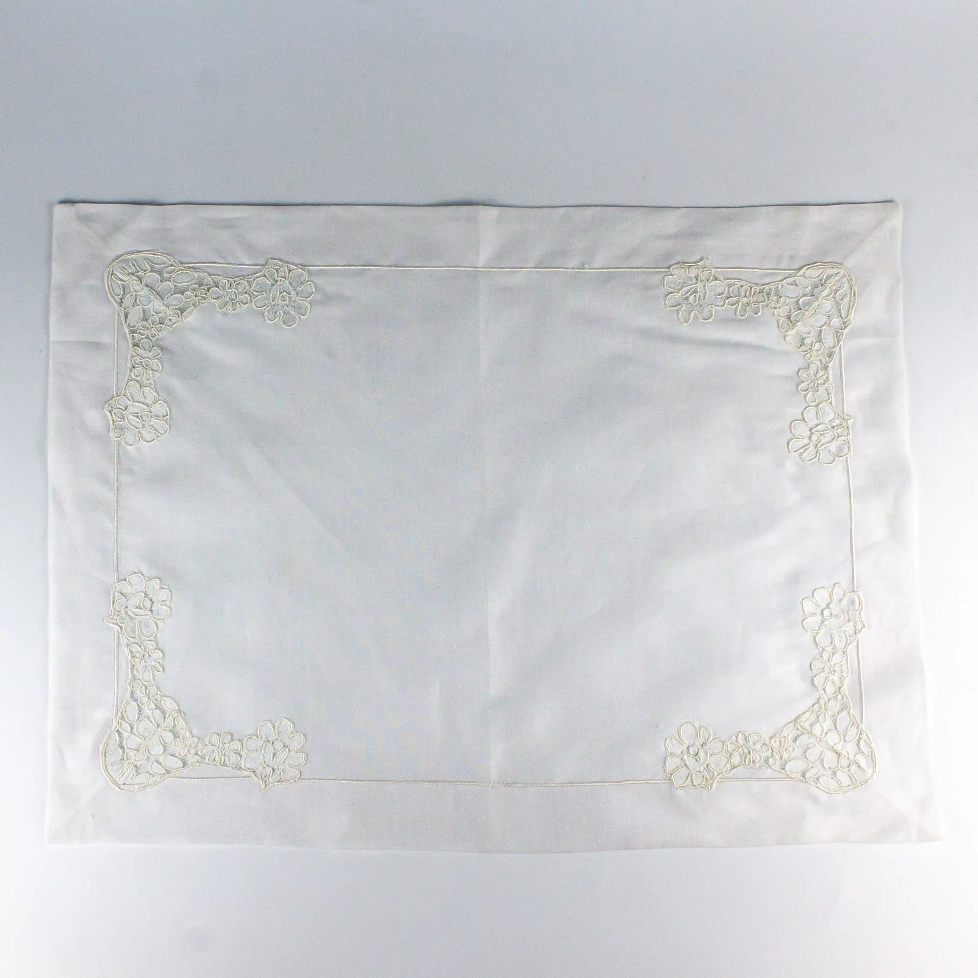 Damasque White Table Mat - Pieces SA