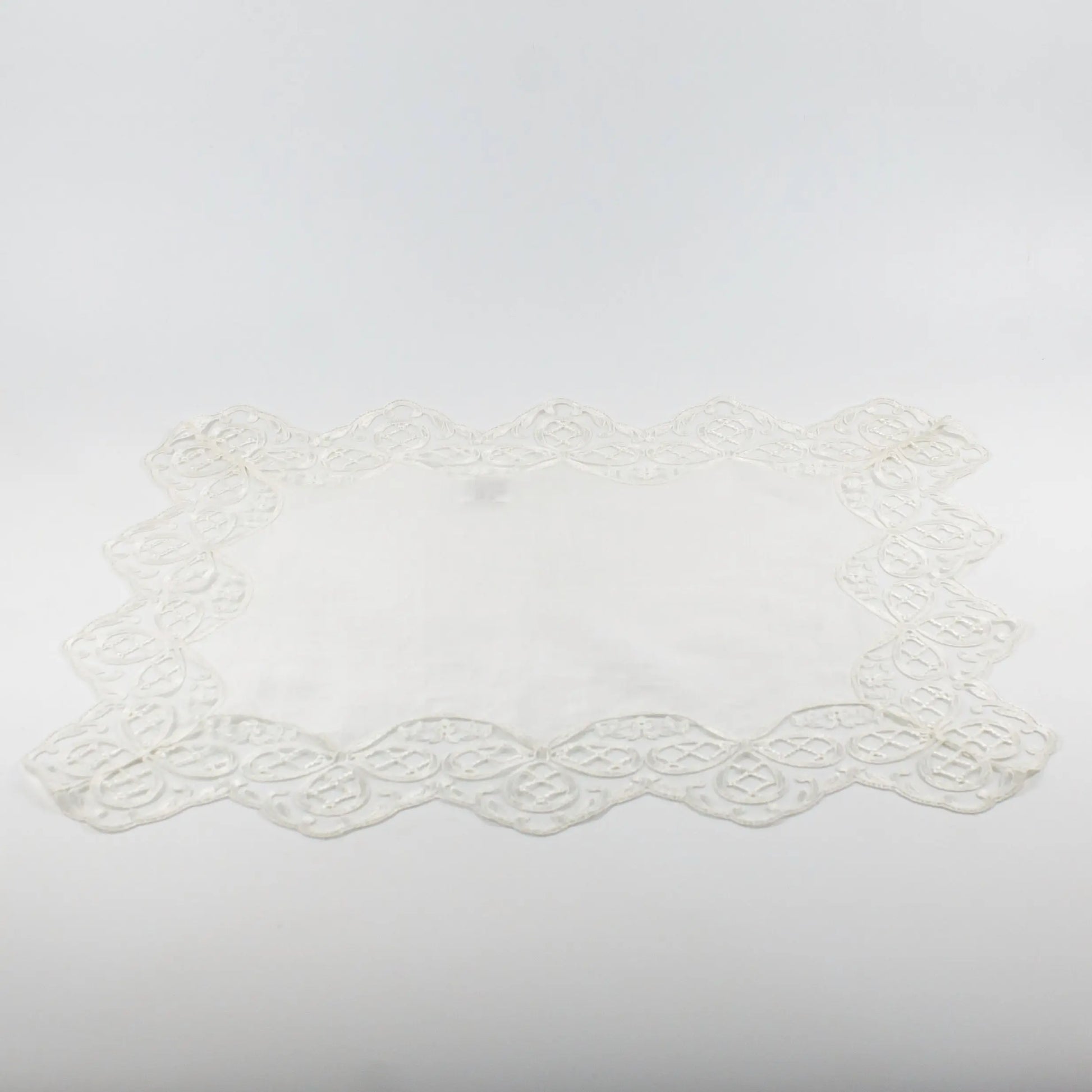 Table Mat off White Linen with Lace - Pieces SA