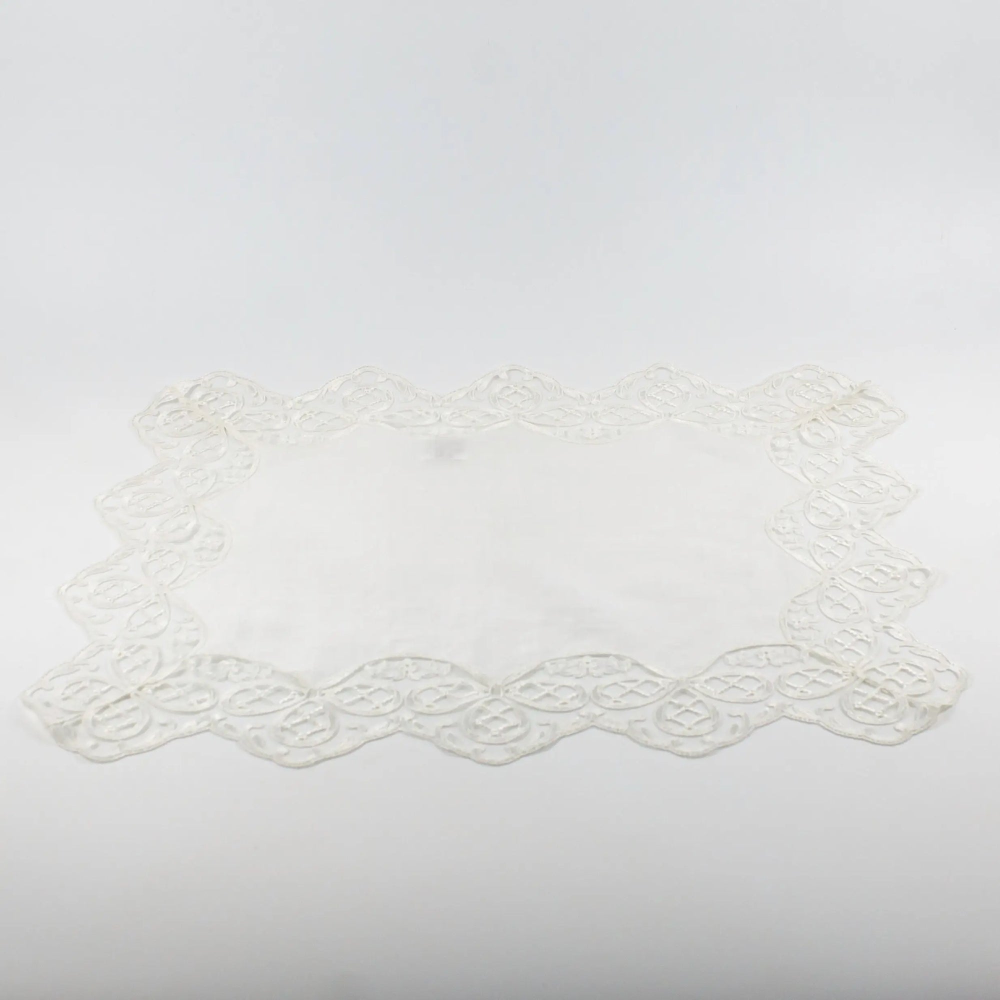 Table Mat off White Linen with Lace - Pieces SA