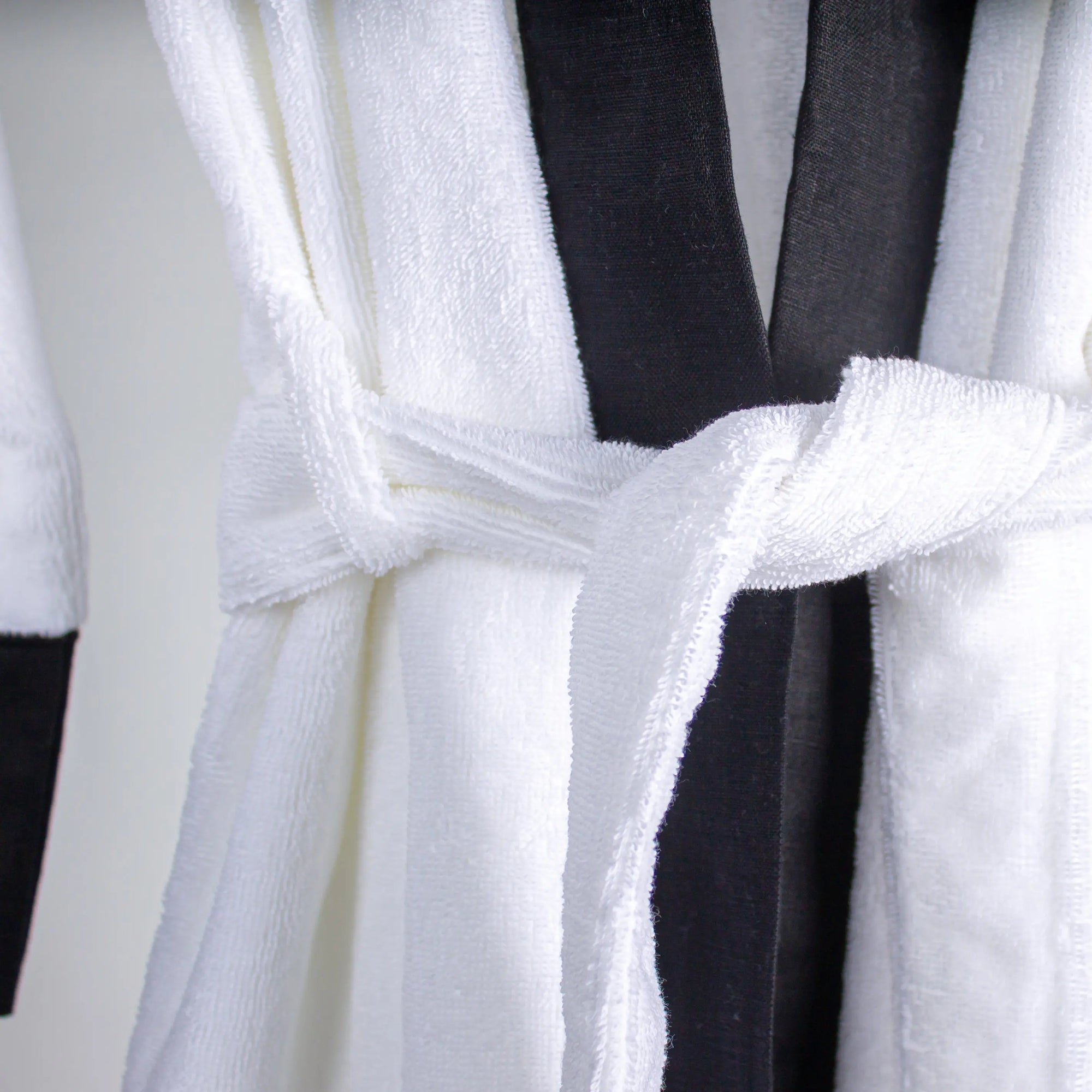 Bathrobe White with Black Lace Medium - Pieces SA