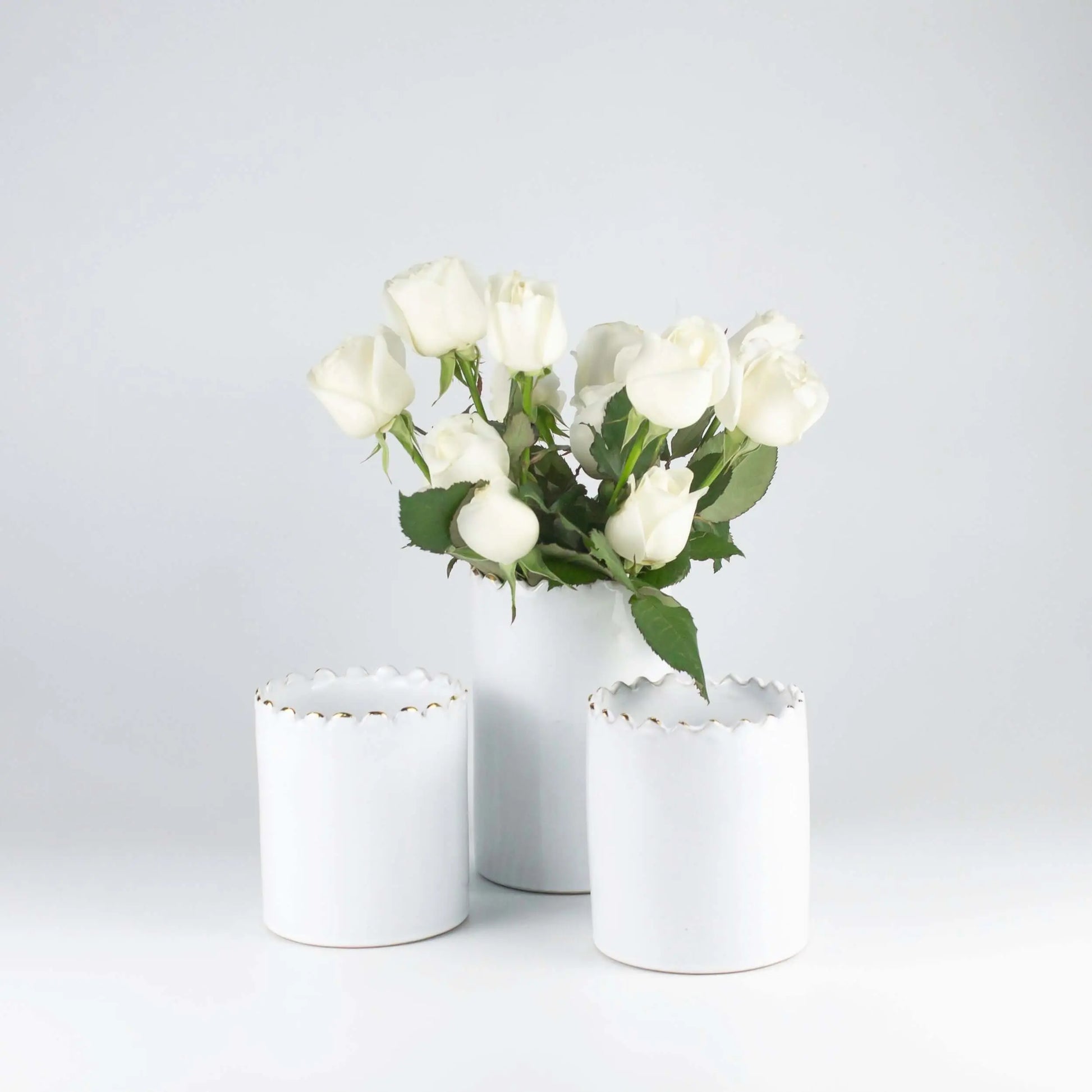 Medium Right Vase Pot Tazza White Gold Ceramic - Pieces SA