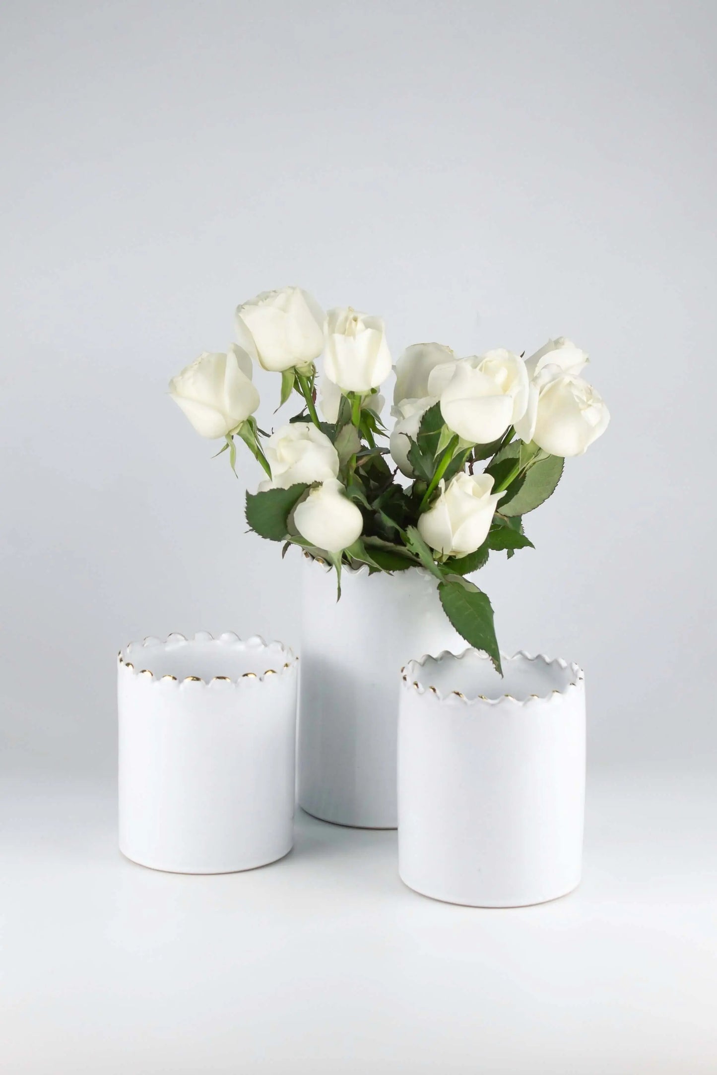 Medium Right Vase Pot Tazza White Gold Ceramic - Pieces SA