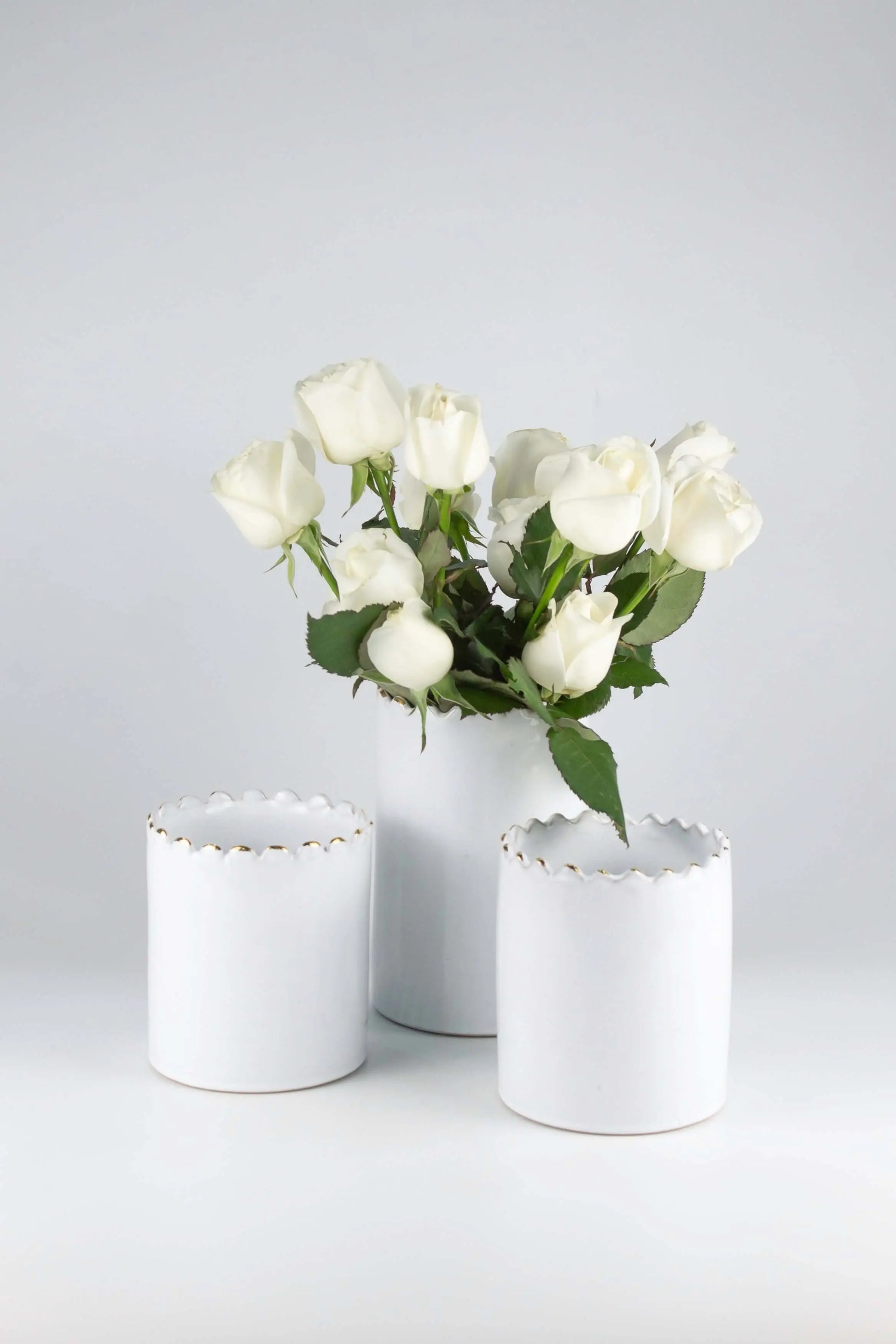 Medium Right Vase Pot Tazza White Gold Ceramic - Pieces SA