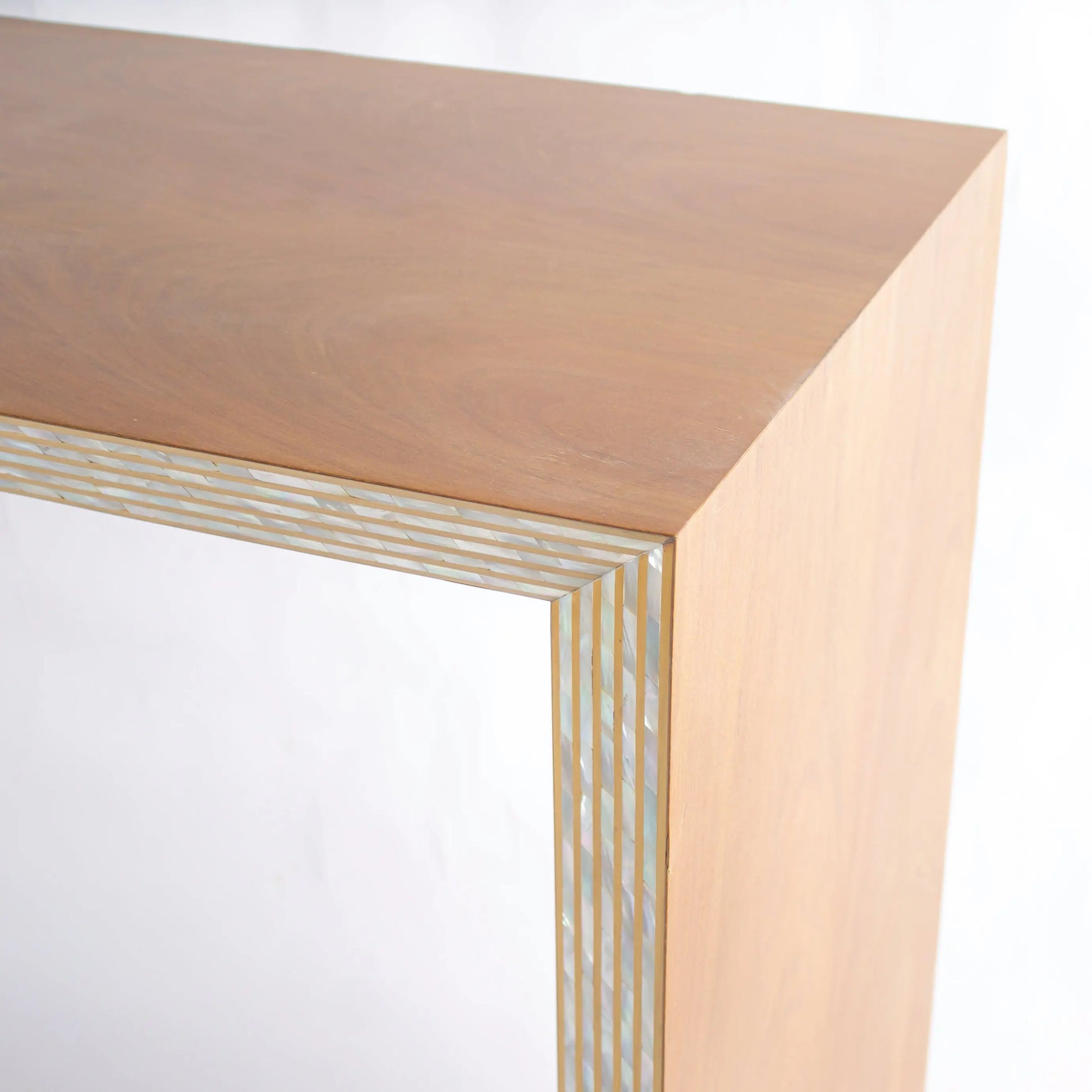 Striped Console MOP KHAN ELKHANOM