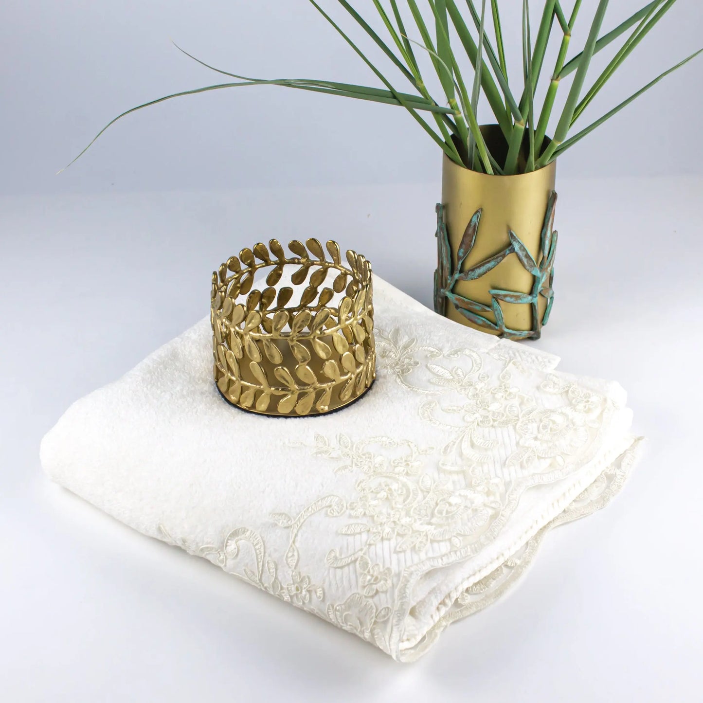 Towel Flower Ecru Lace - Pieces SA