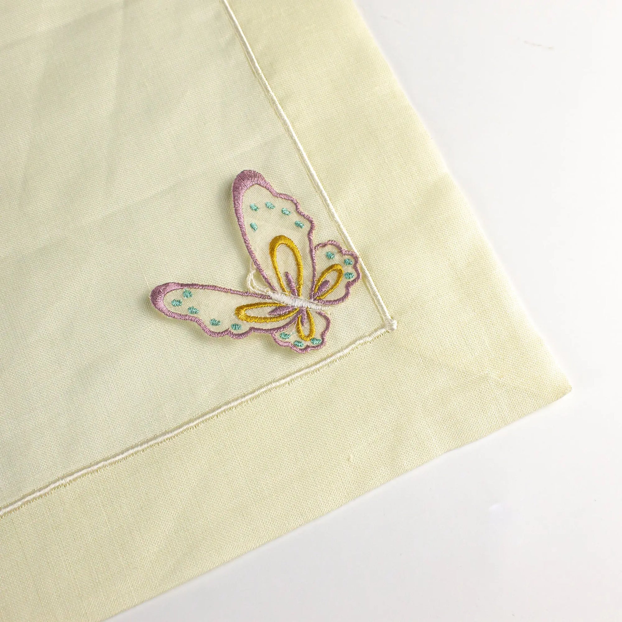 Damasque Beige Butterfly Placemat & Napkin Set - Pieces SA