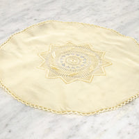 Load image into Gallery viewer, Table Cloth Round with Lace
