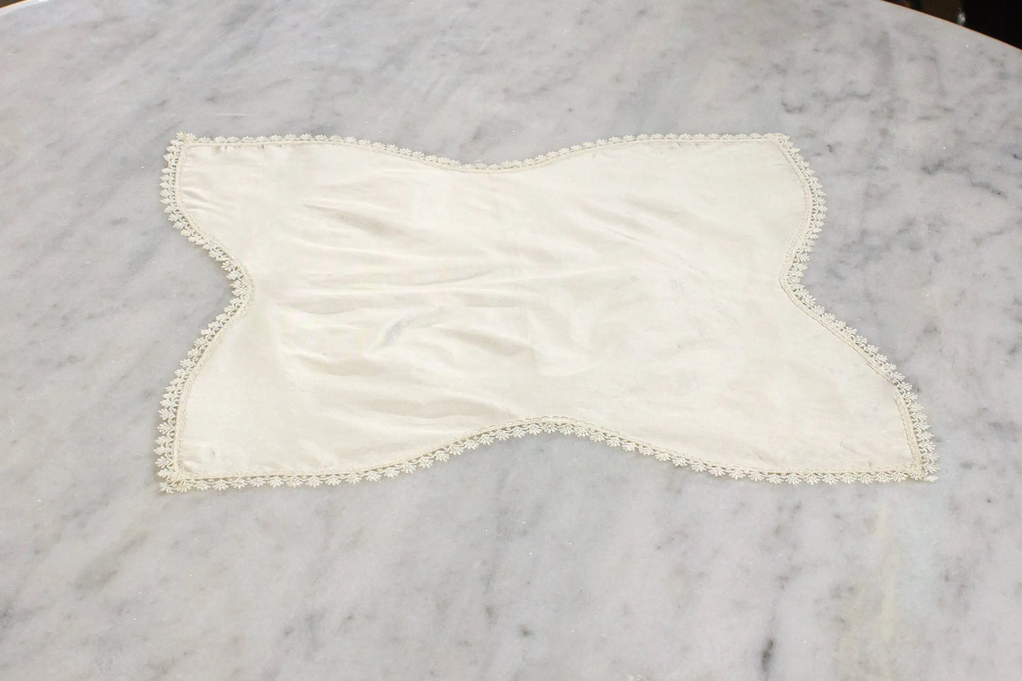 Shantung Bread Linen White with Lace - Pieces SA