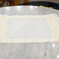 Load image into Gallery viewer, Placemat Off White Lace
