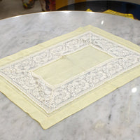 Load image into Gallery viewer, Damasque Beige White Table Mat
