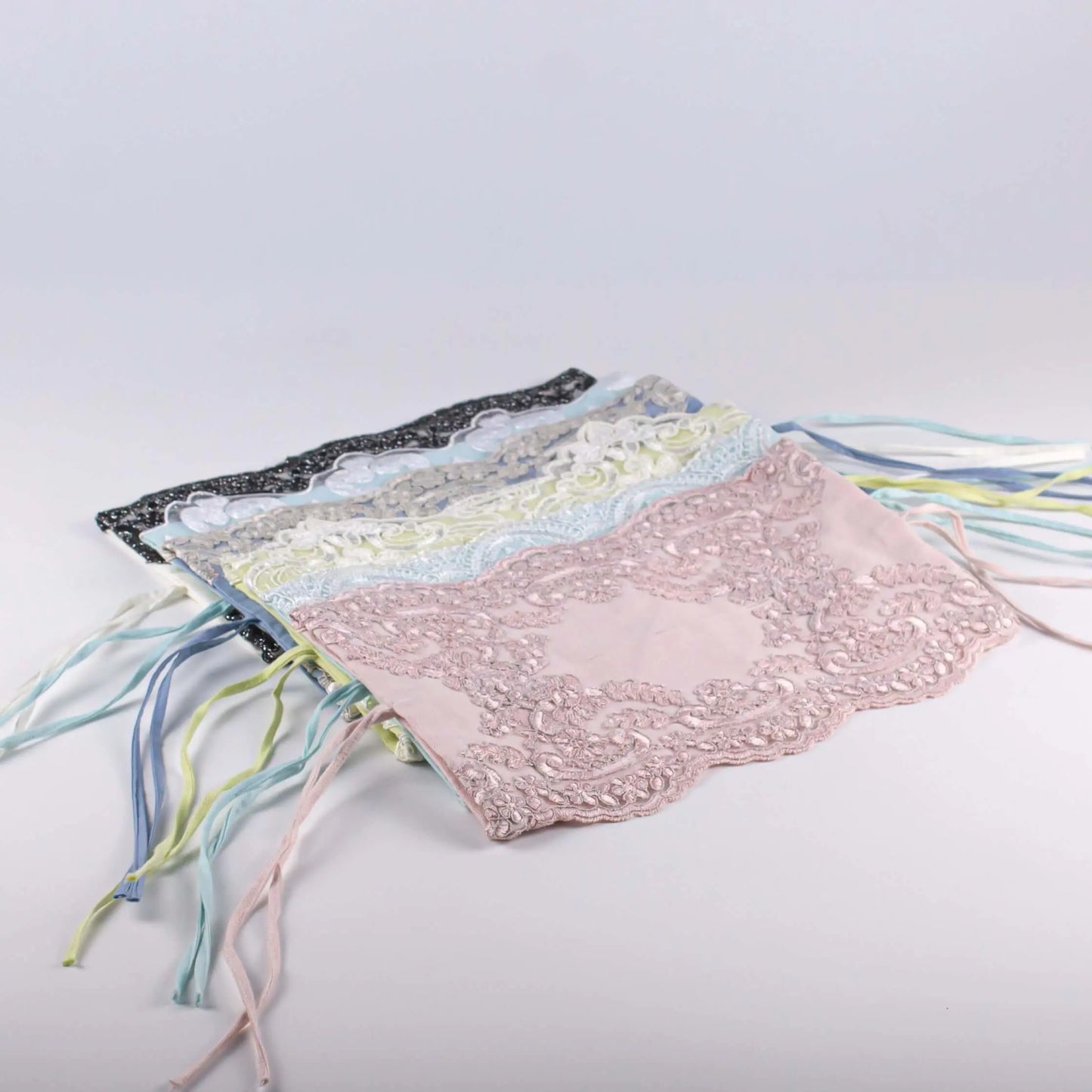 Soft Tissue Cover Turquoise with White Circle Lace Pieces Line