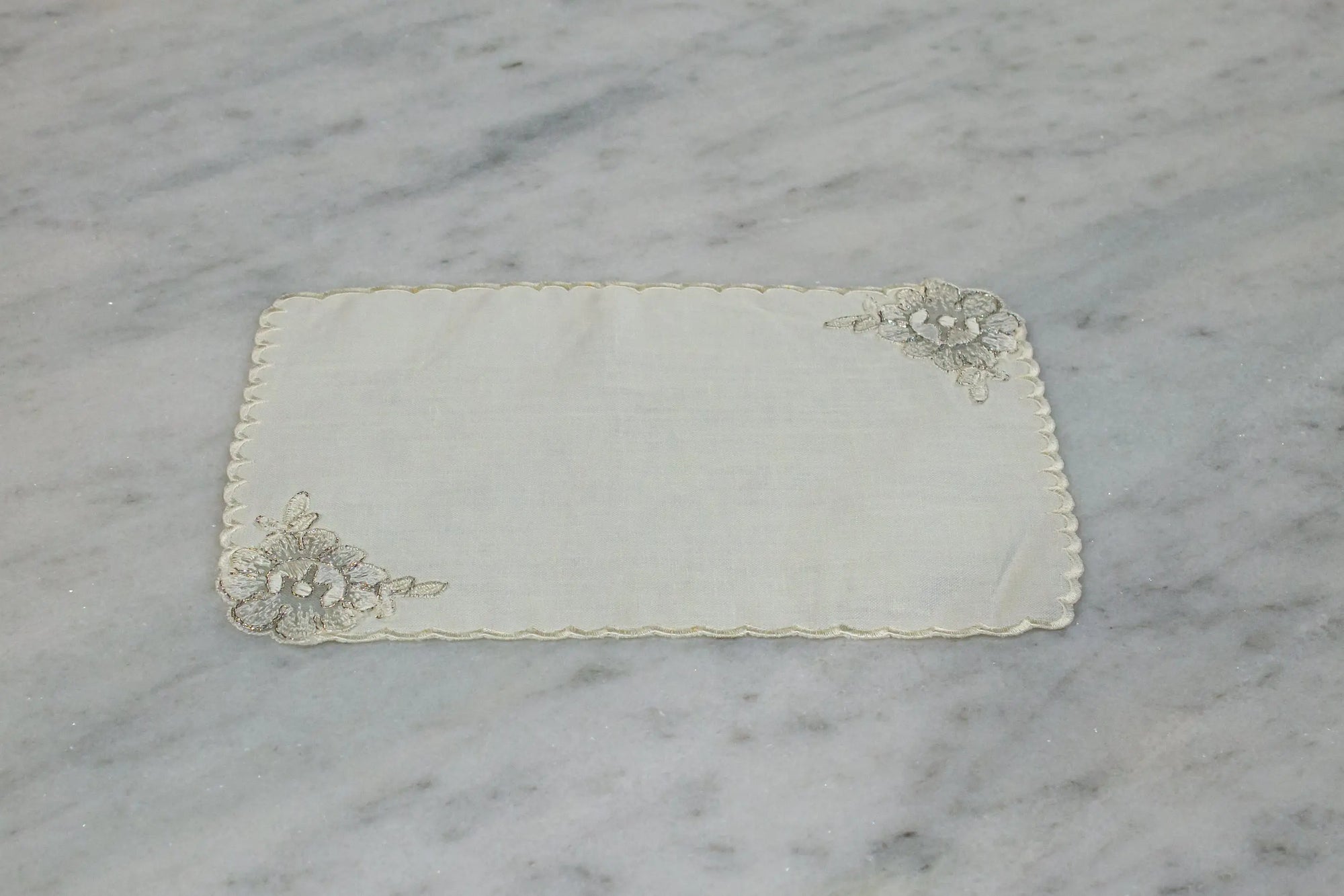 Linen Tray Cloth White Medium - Pieces SA