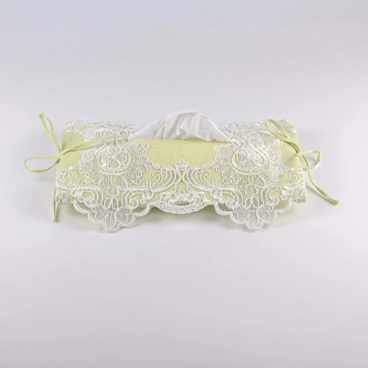 Soft Tissue Cover Yellow with White Silver Lace - Pieces SA