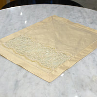 Load image into Gallery viewer, Placemat Beige with Lace
