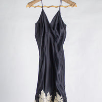 Load image into Gallery viewer, Nightie Spring Gold Black Short
