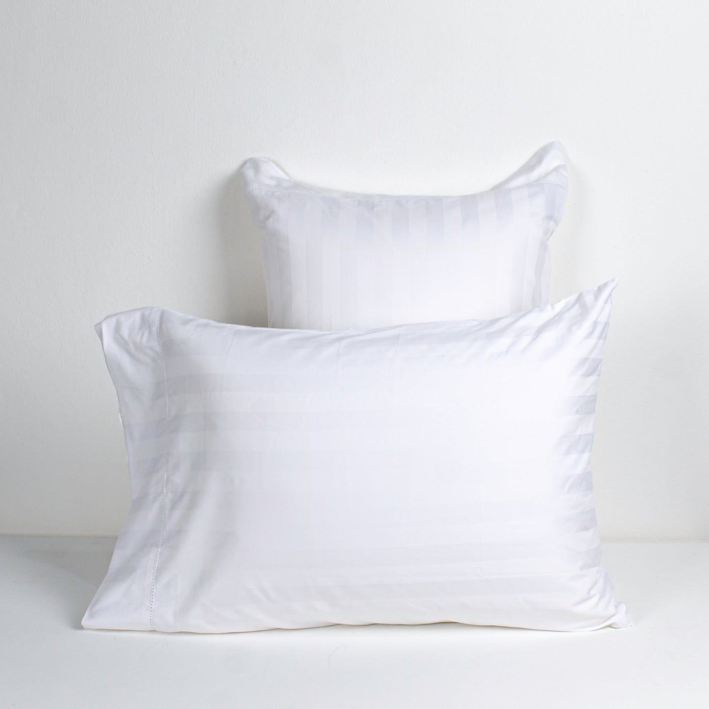 Sienna Kassatex White Pillowcase Set